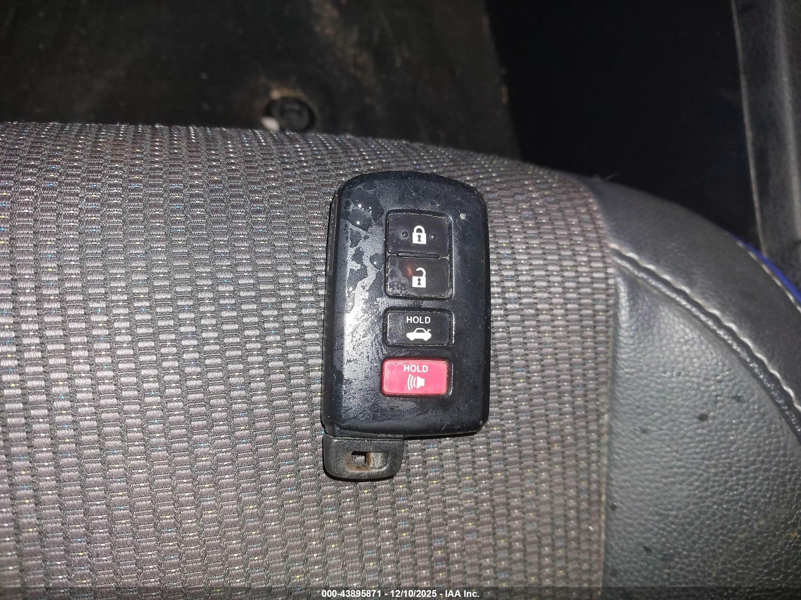 TOYOTA COROLLA image 11