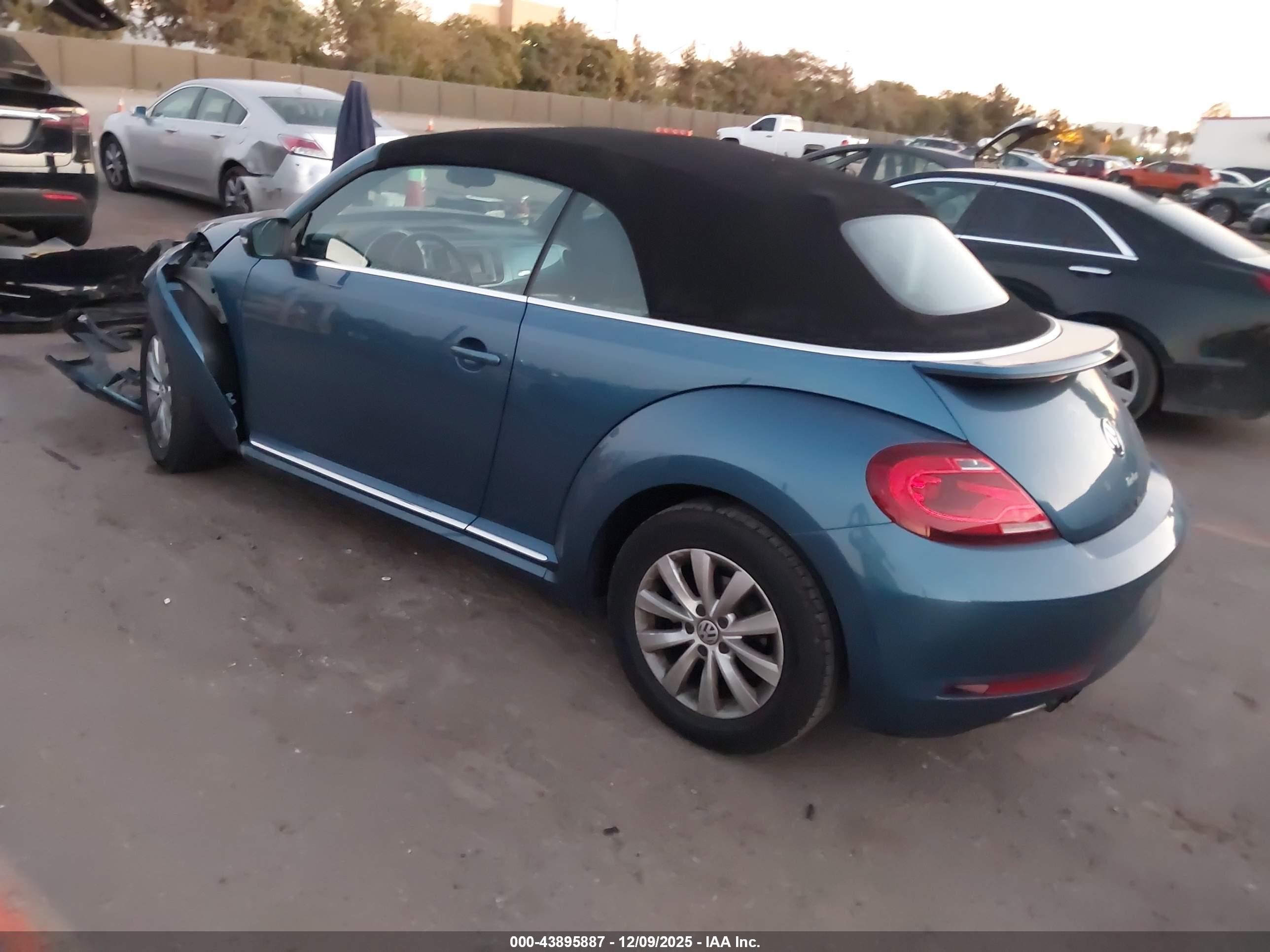 VOLKSWAGEN BEETLE image 3