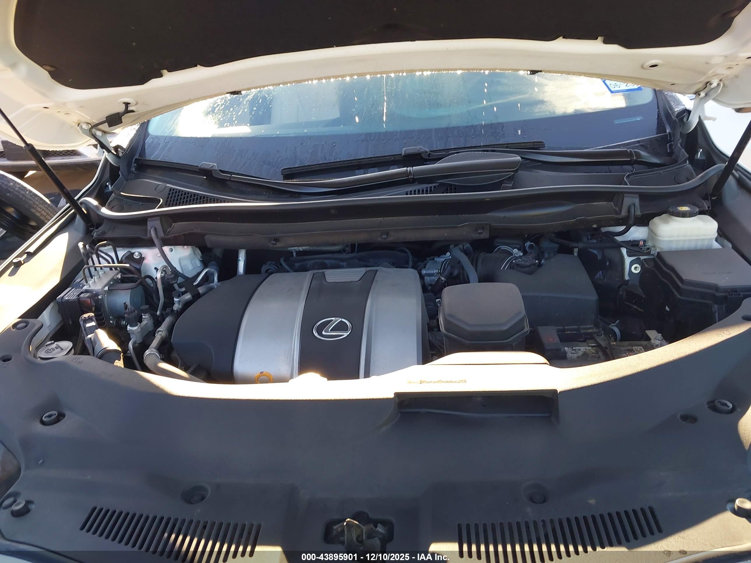 LEXUS RX image 10