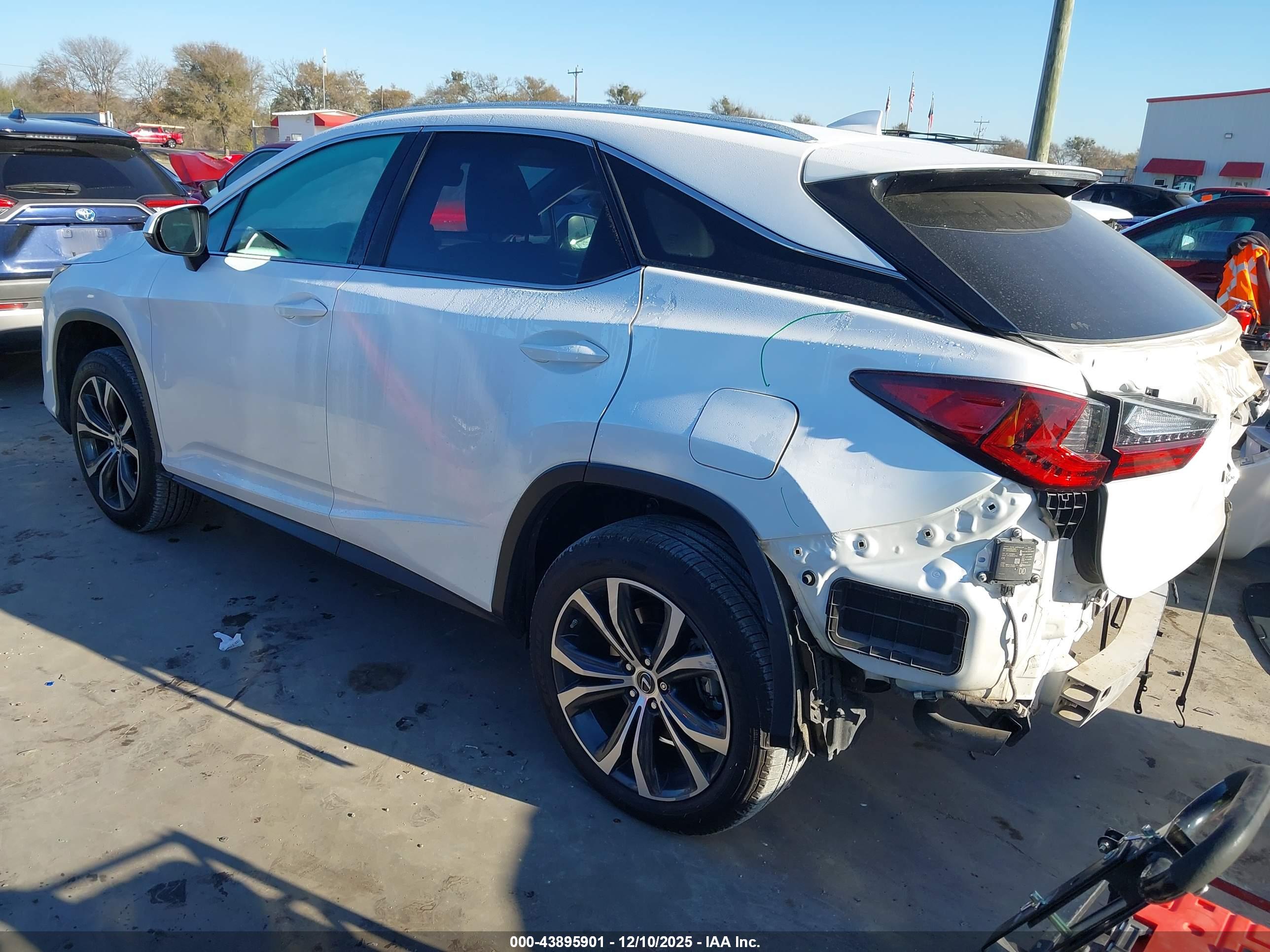 LEXUS RX image 3