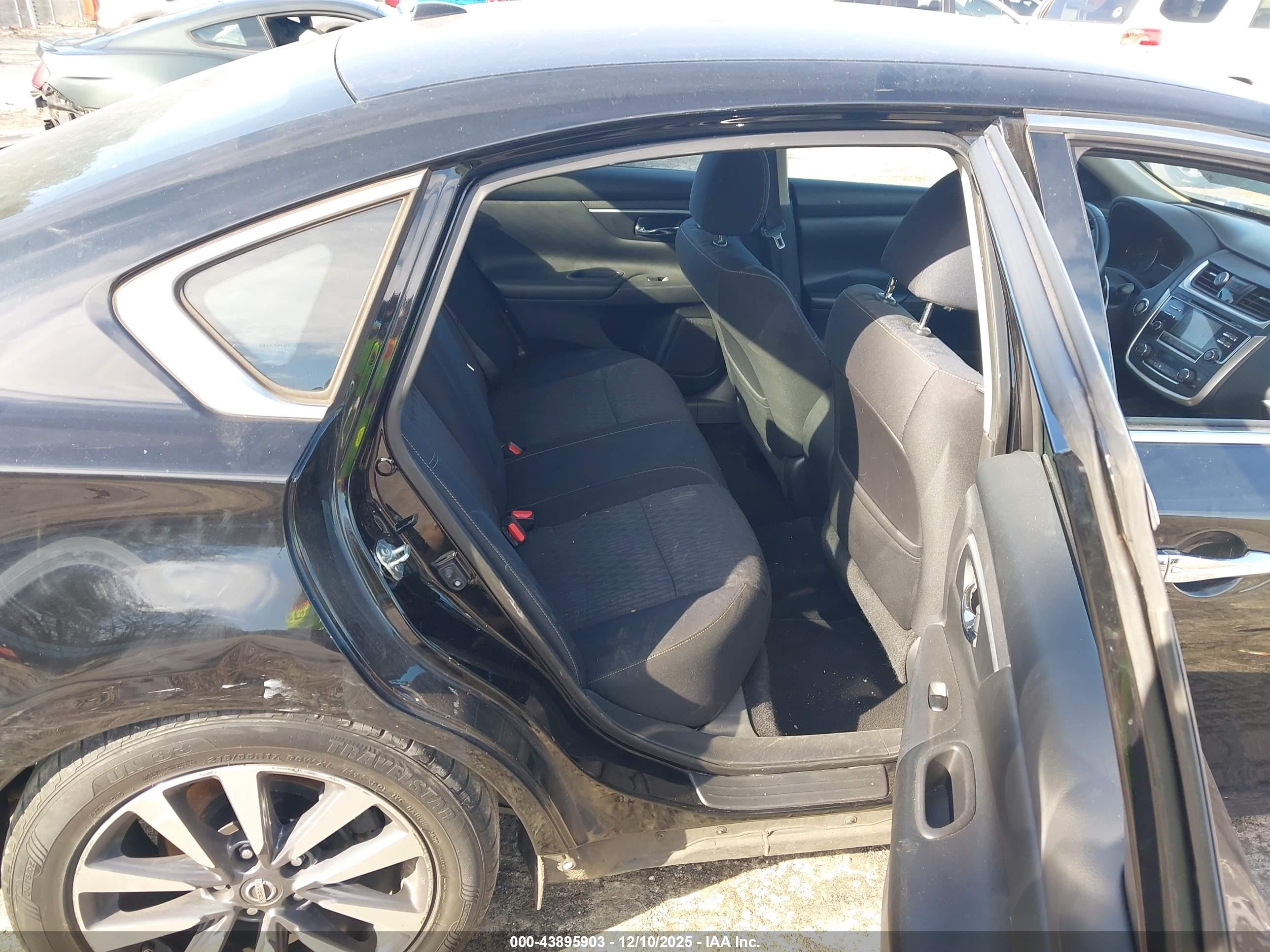 NISSAN ALTIMA image 8