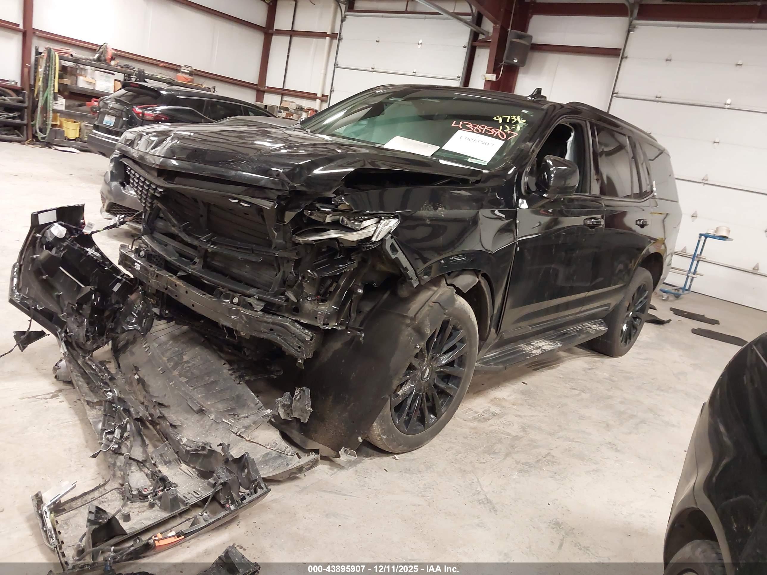 CADILLAC ESCALADE image 2