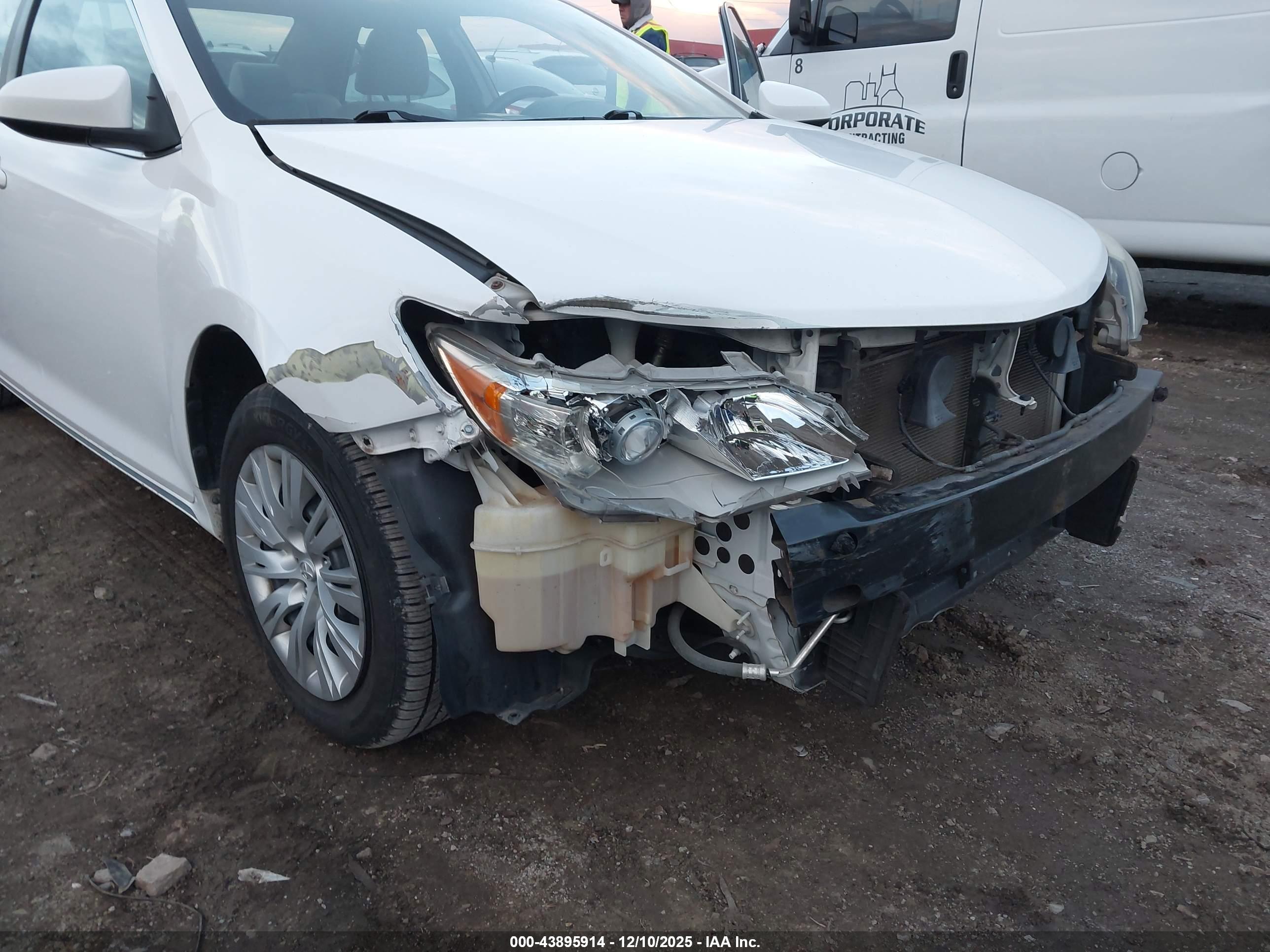 TOYOTA CAMRY image 6