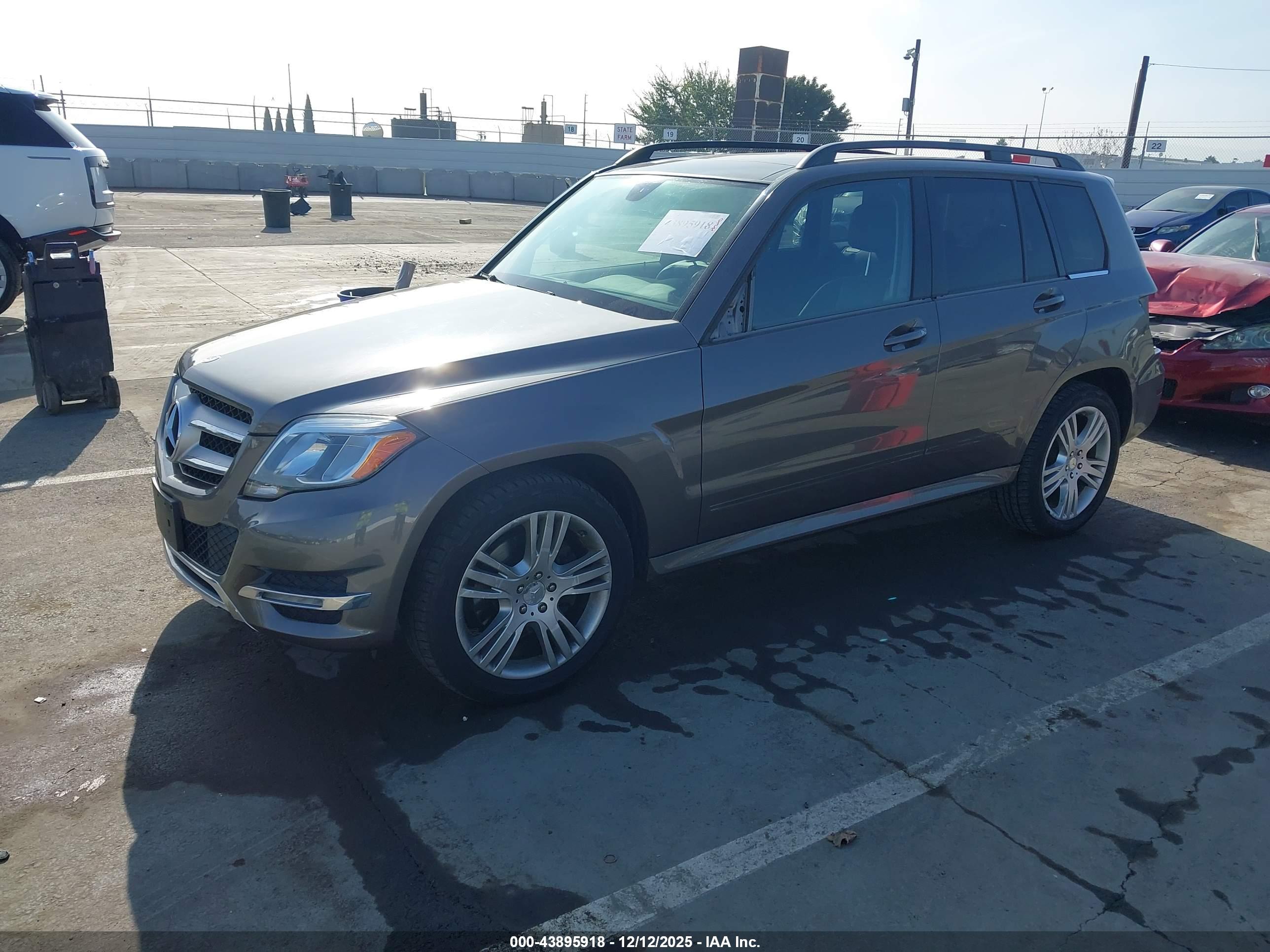 MERCEDES-BENZ GLK image 2