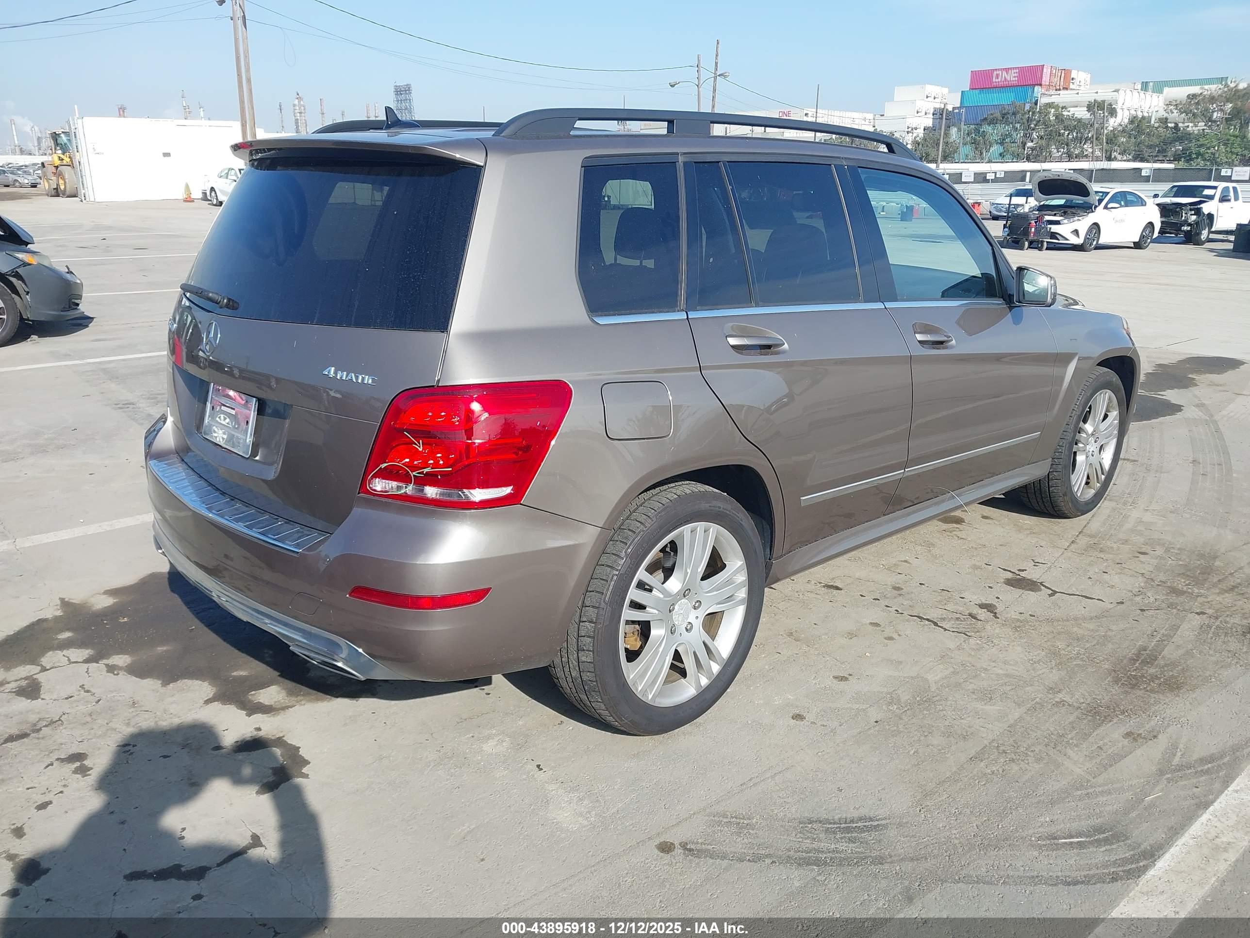 MERCEDES-BENZ GLK image 4