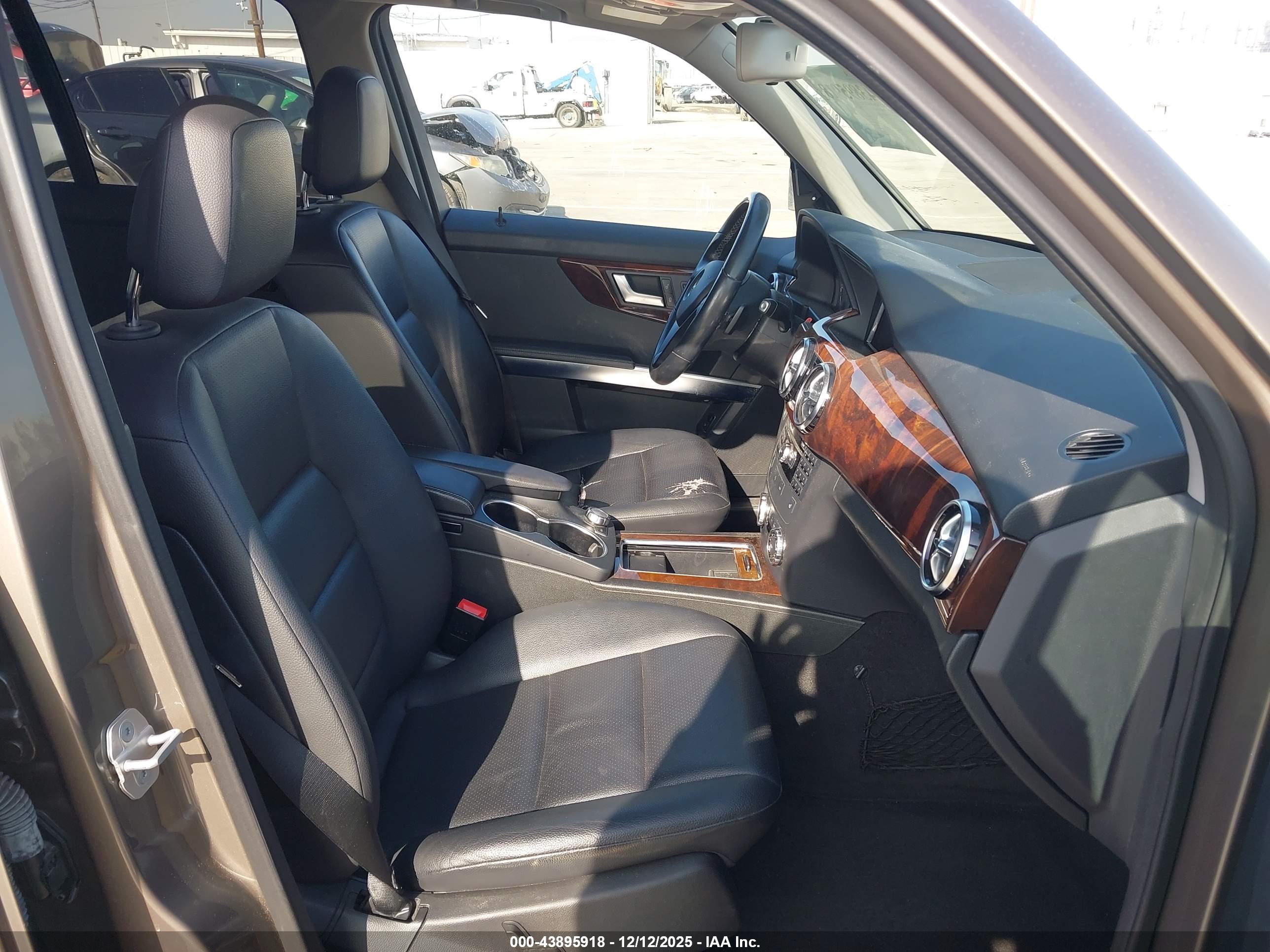 MERCEDES-BENZ GLK image 5