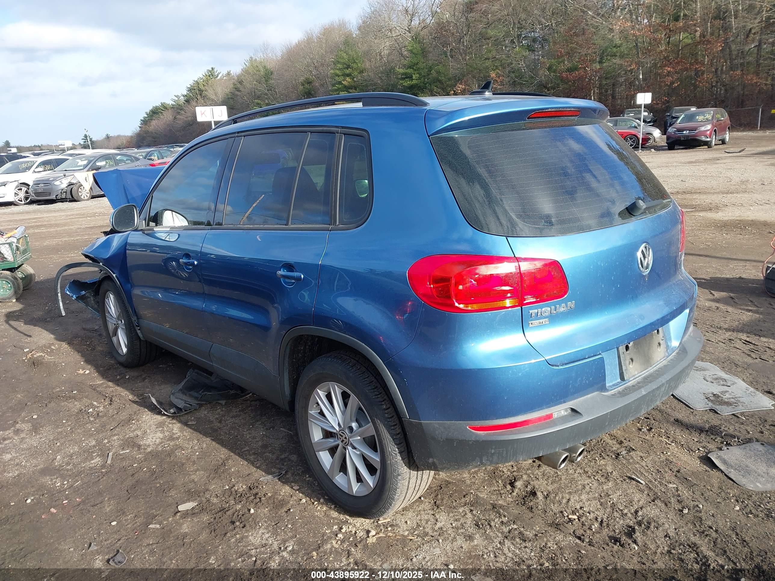 VOLKSWAGEN TIGUAN image 3