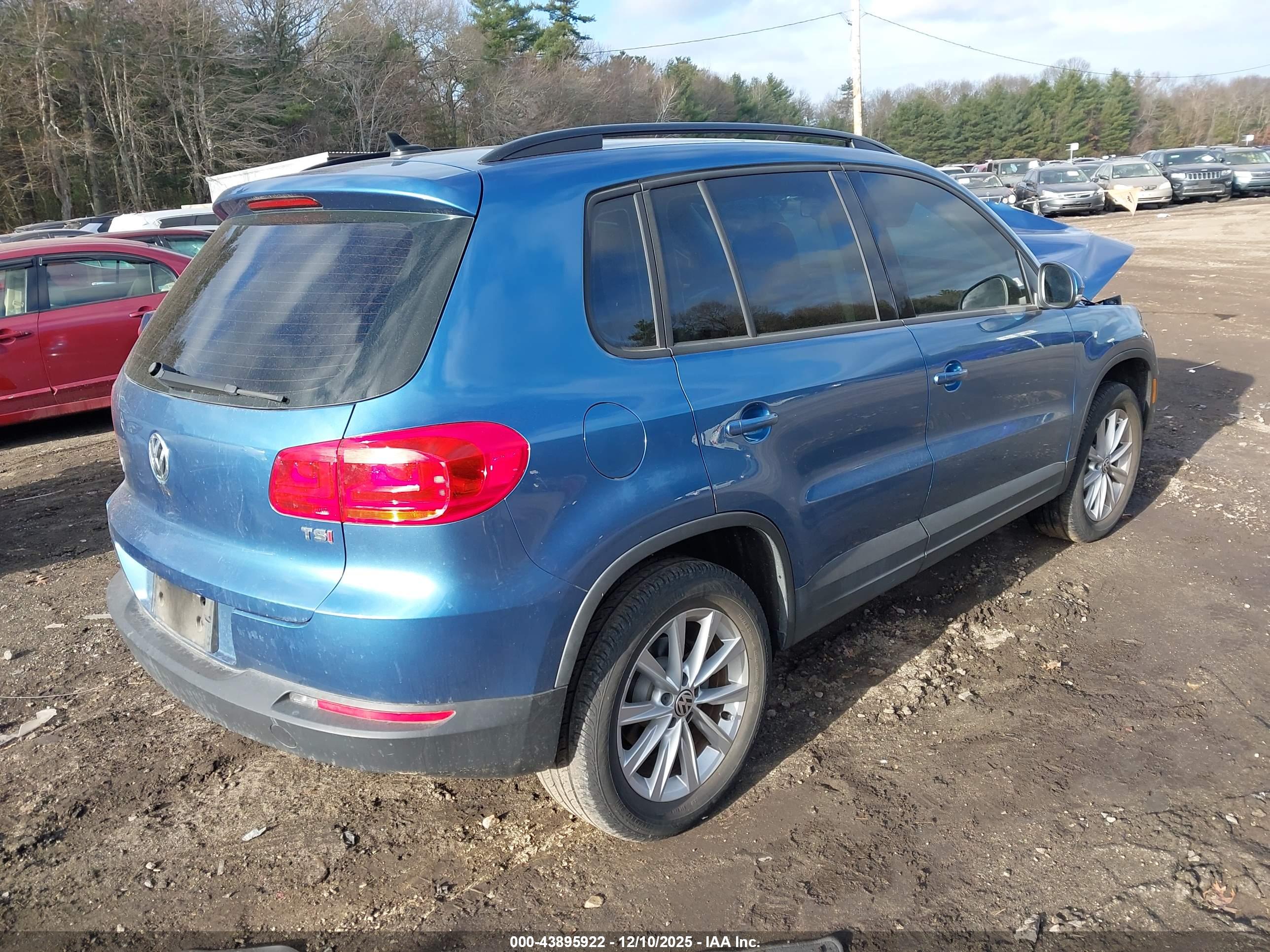 VOLKSWAGEN TIGUAN image 4