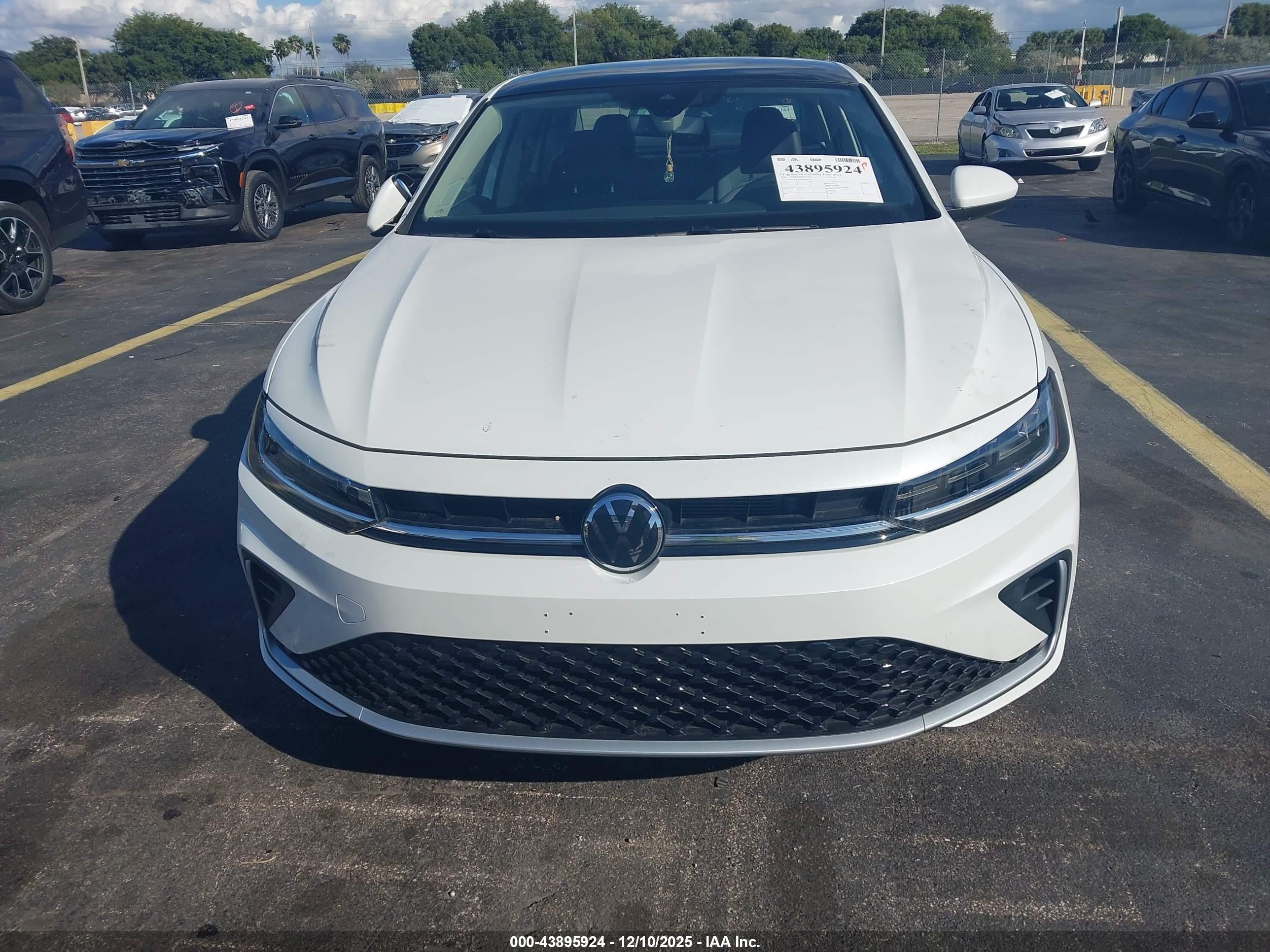 VOLKSWAGEN JETTA image 6