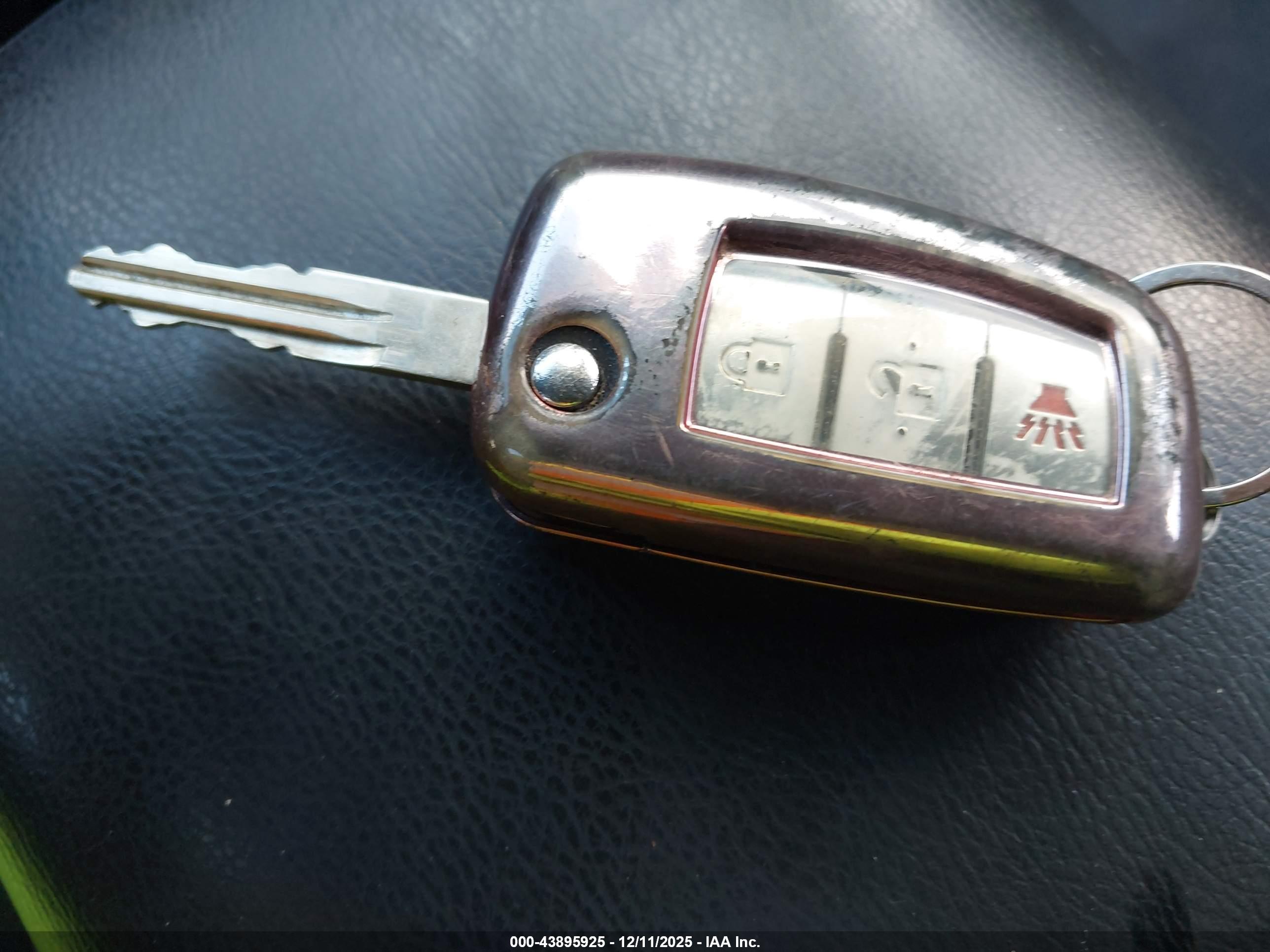 NISSAN ROGUE image 11