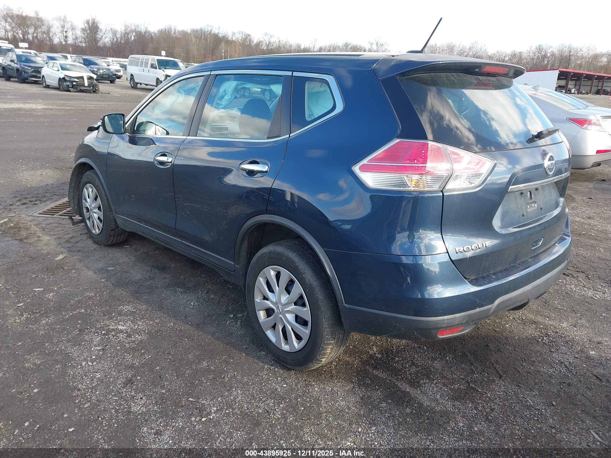 NISSAN ROGUE image 3