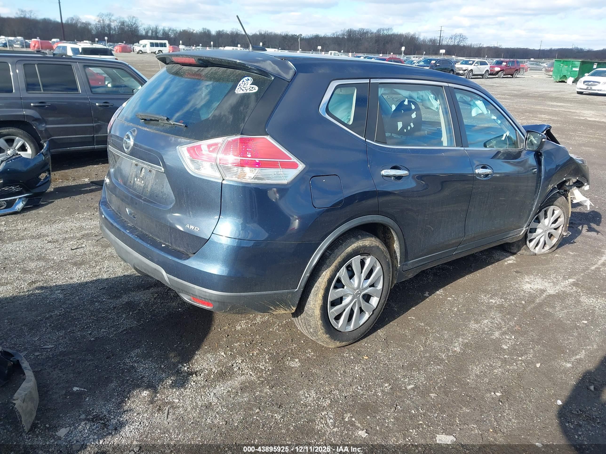 NISSAN ROGUE image 4