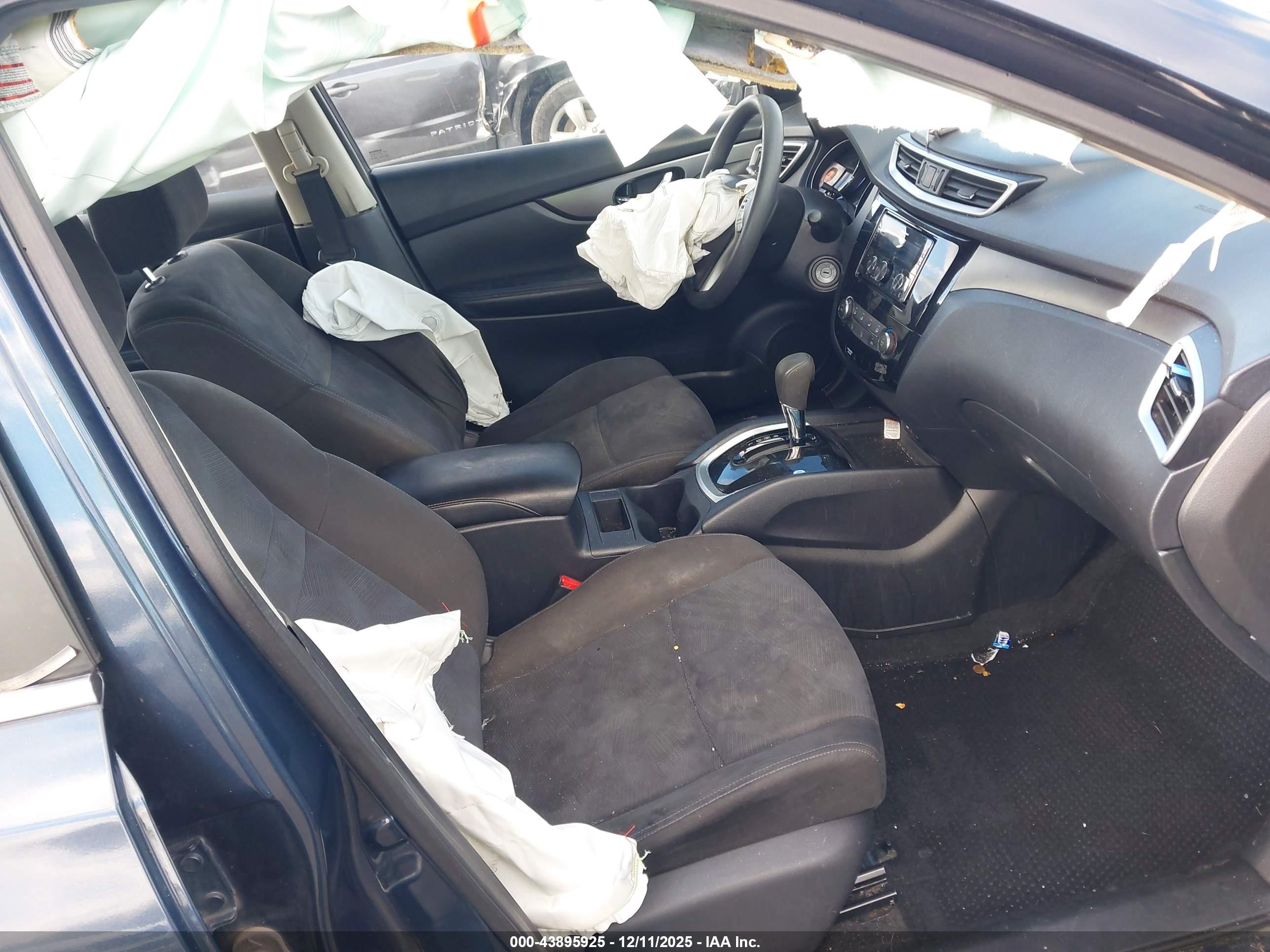 NISSAN ROGUE image 5
