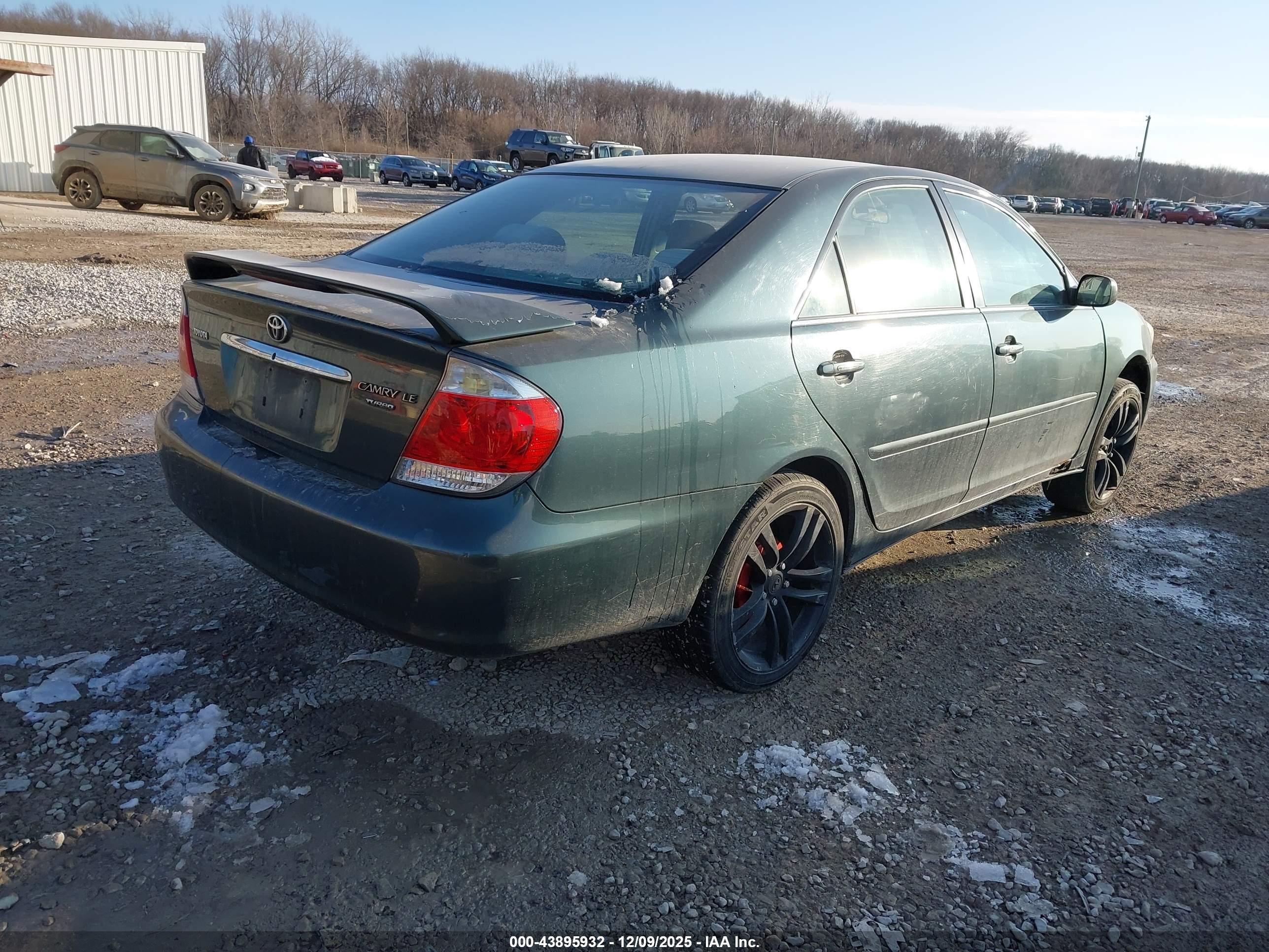 TOYOTA CAMRY image 4