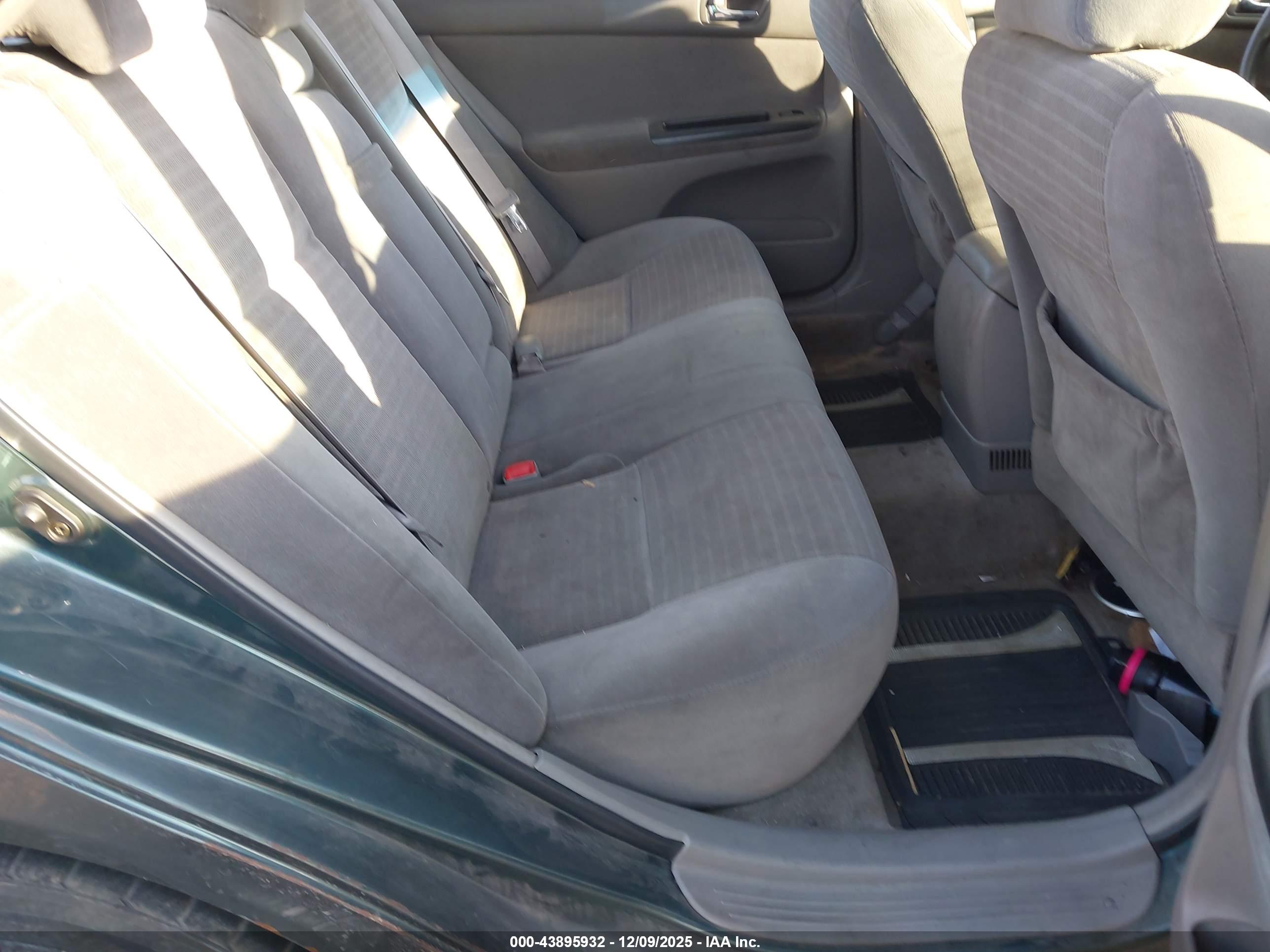 TOYOTA CAMRY image 8