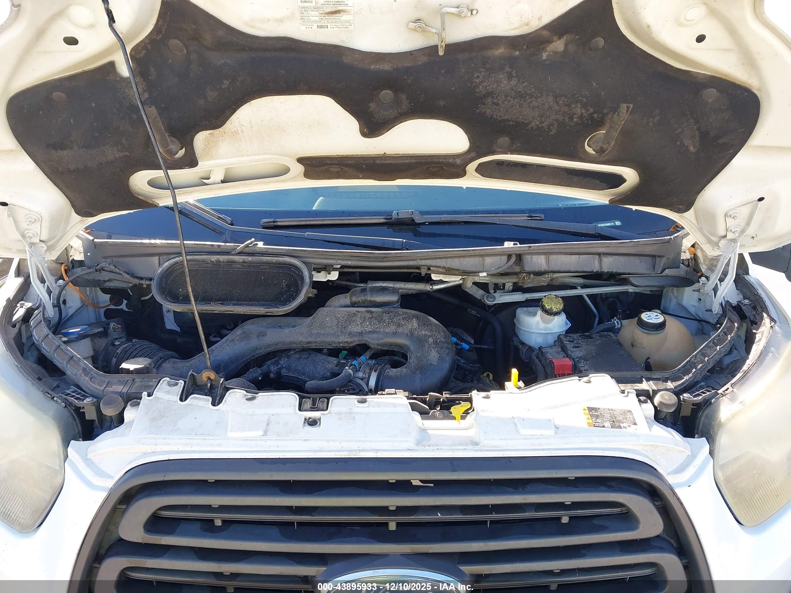 FORD TRANSIT-150 image 10