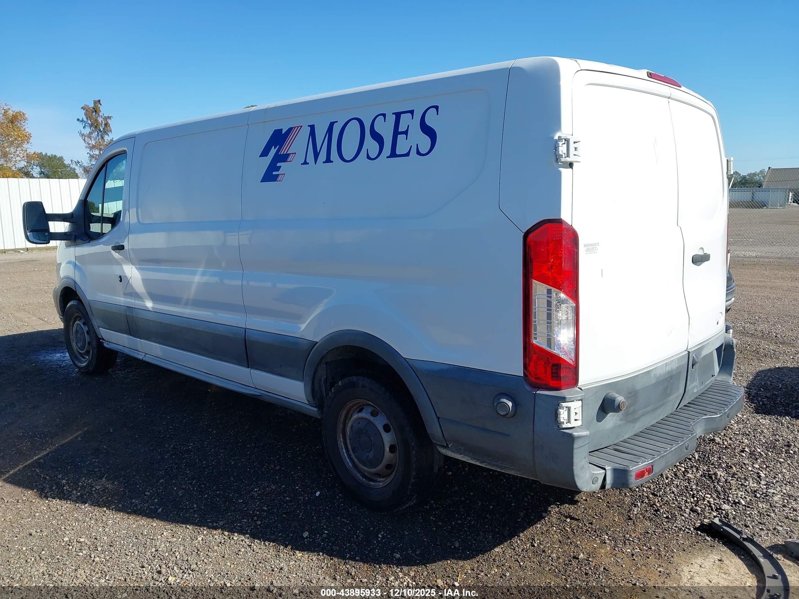 FORD TRANSIT-150 image 3