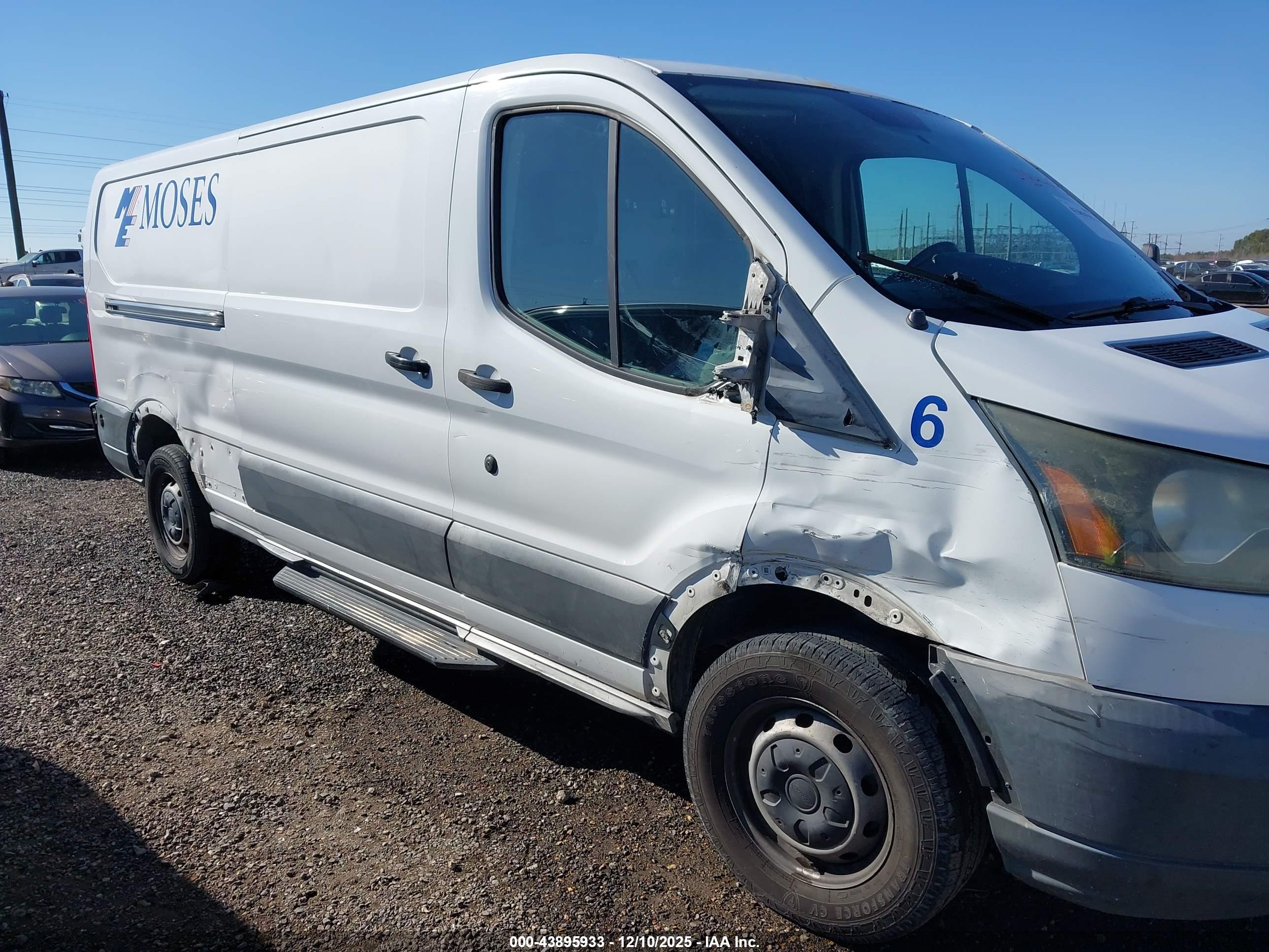 FORD TRANSIT-150 image 6