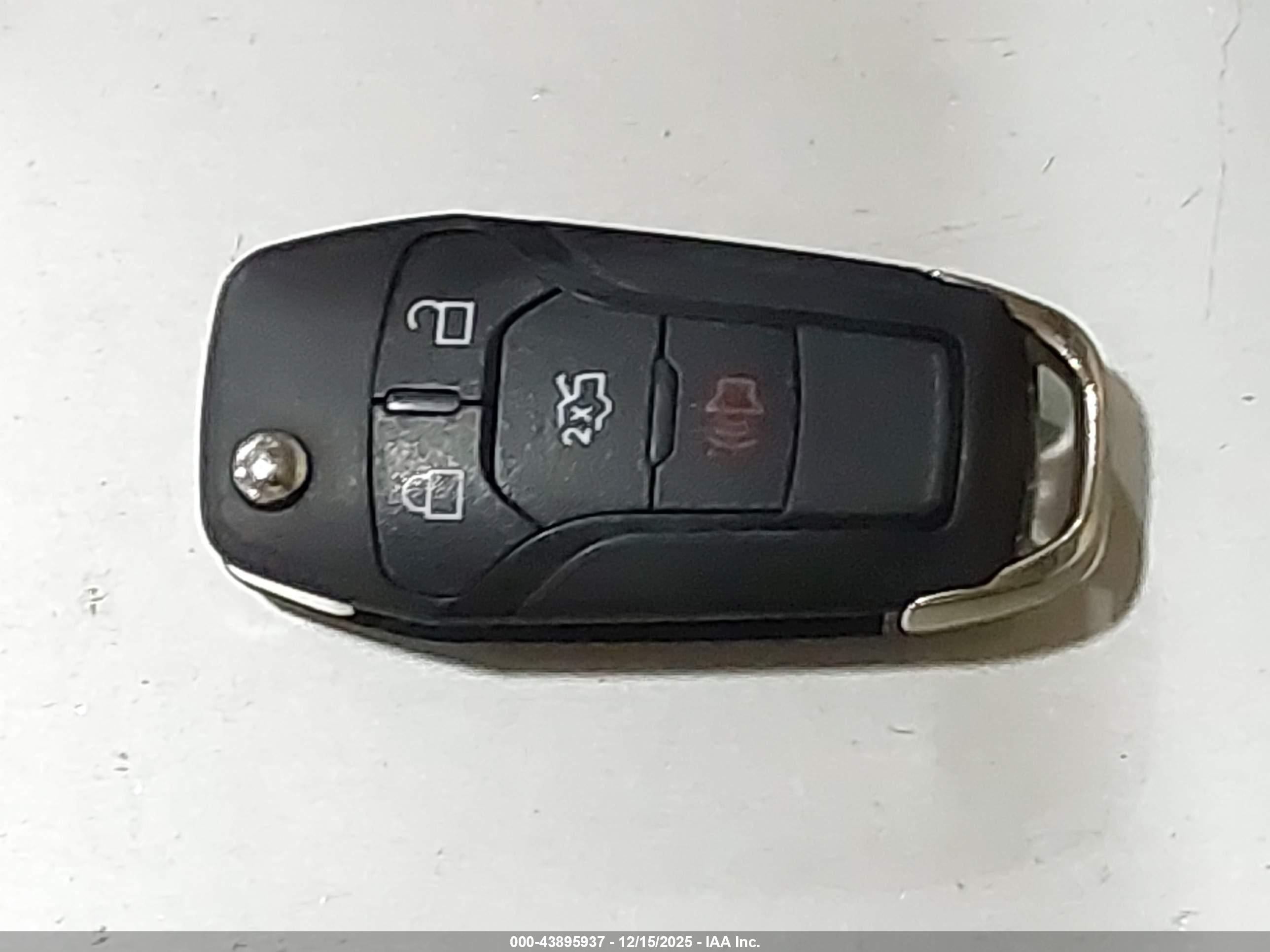 FORD FUSION image 11