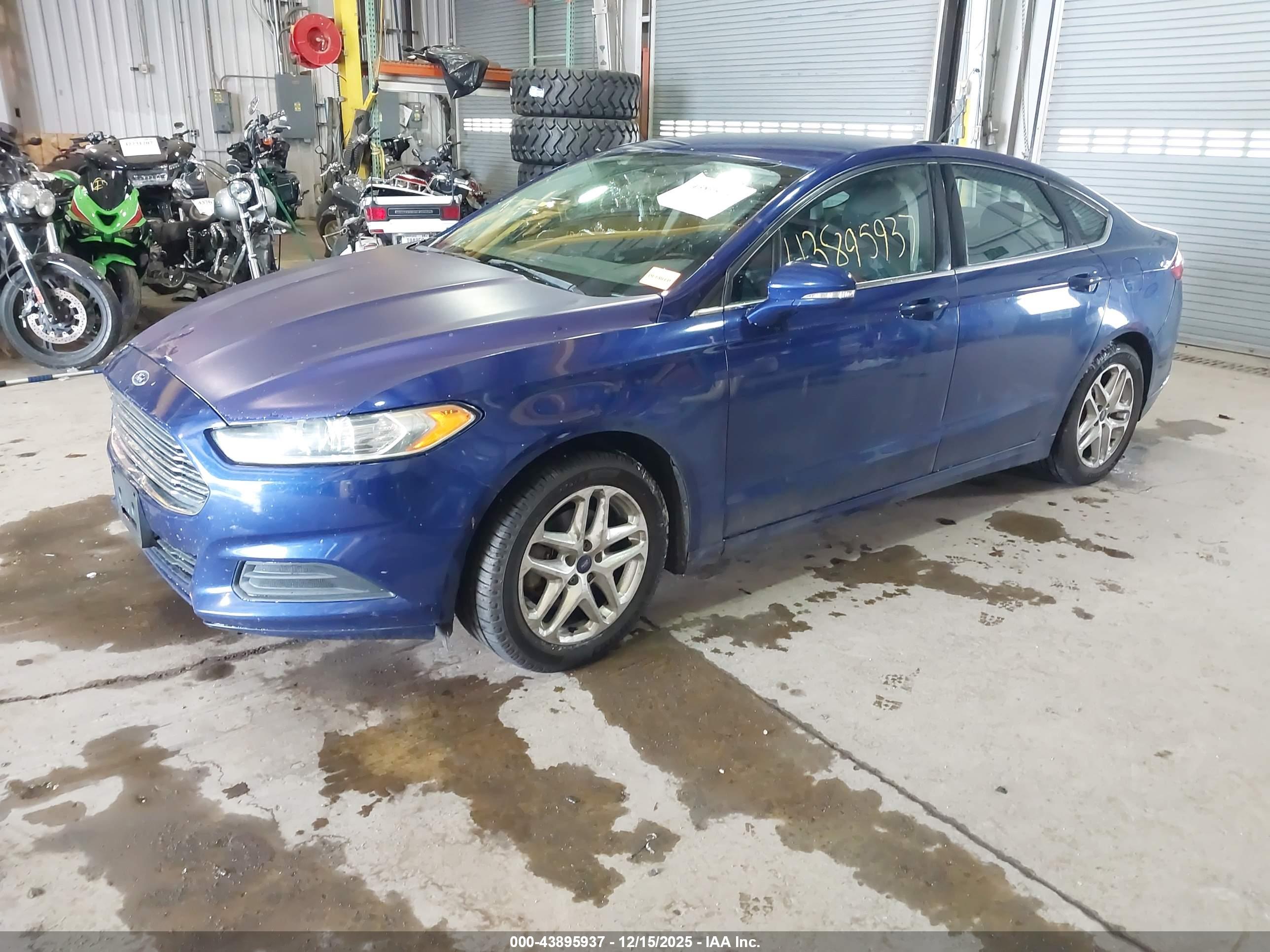 FORD FUSION image 2