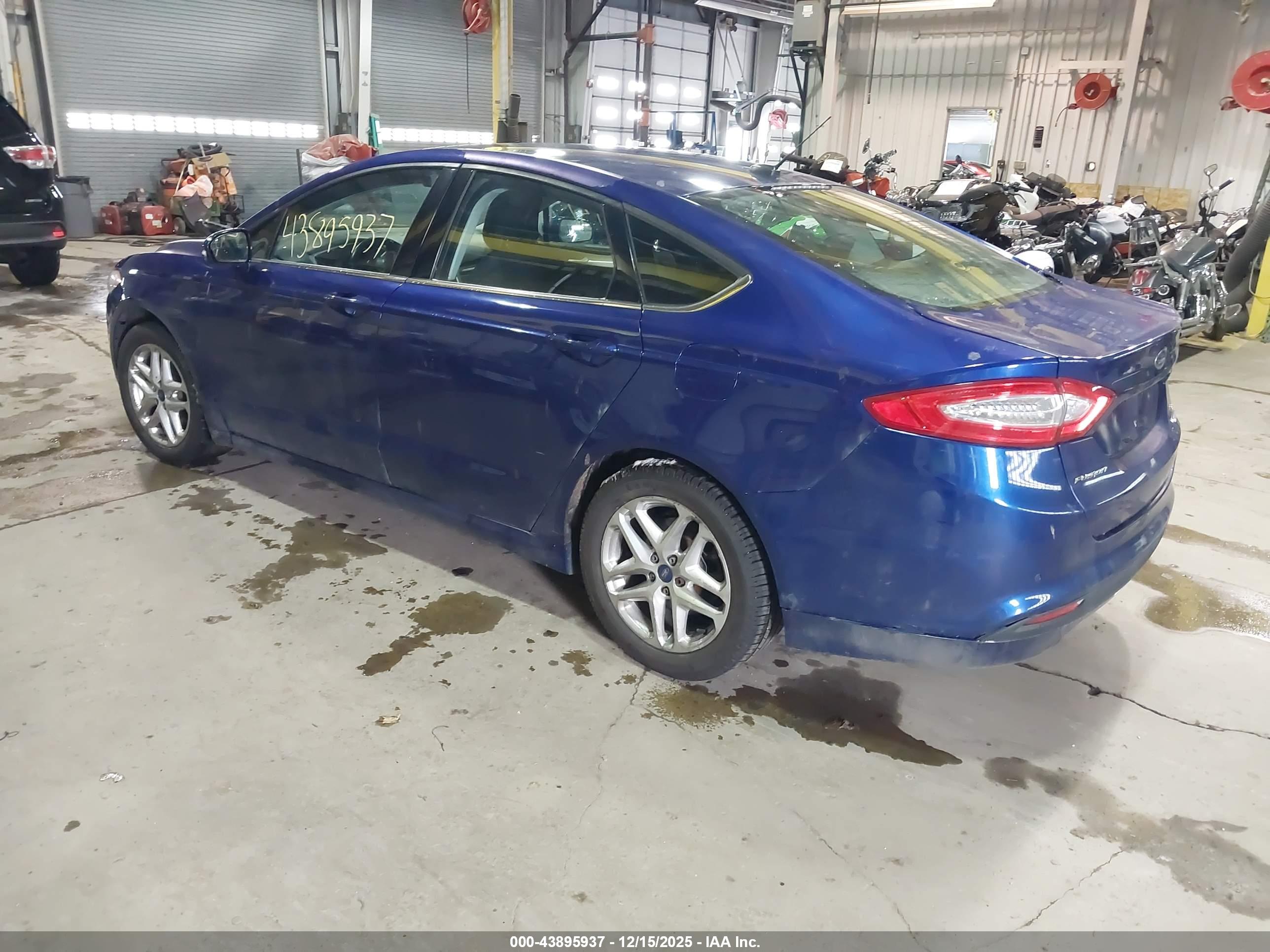 FORD FUSION image 3