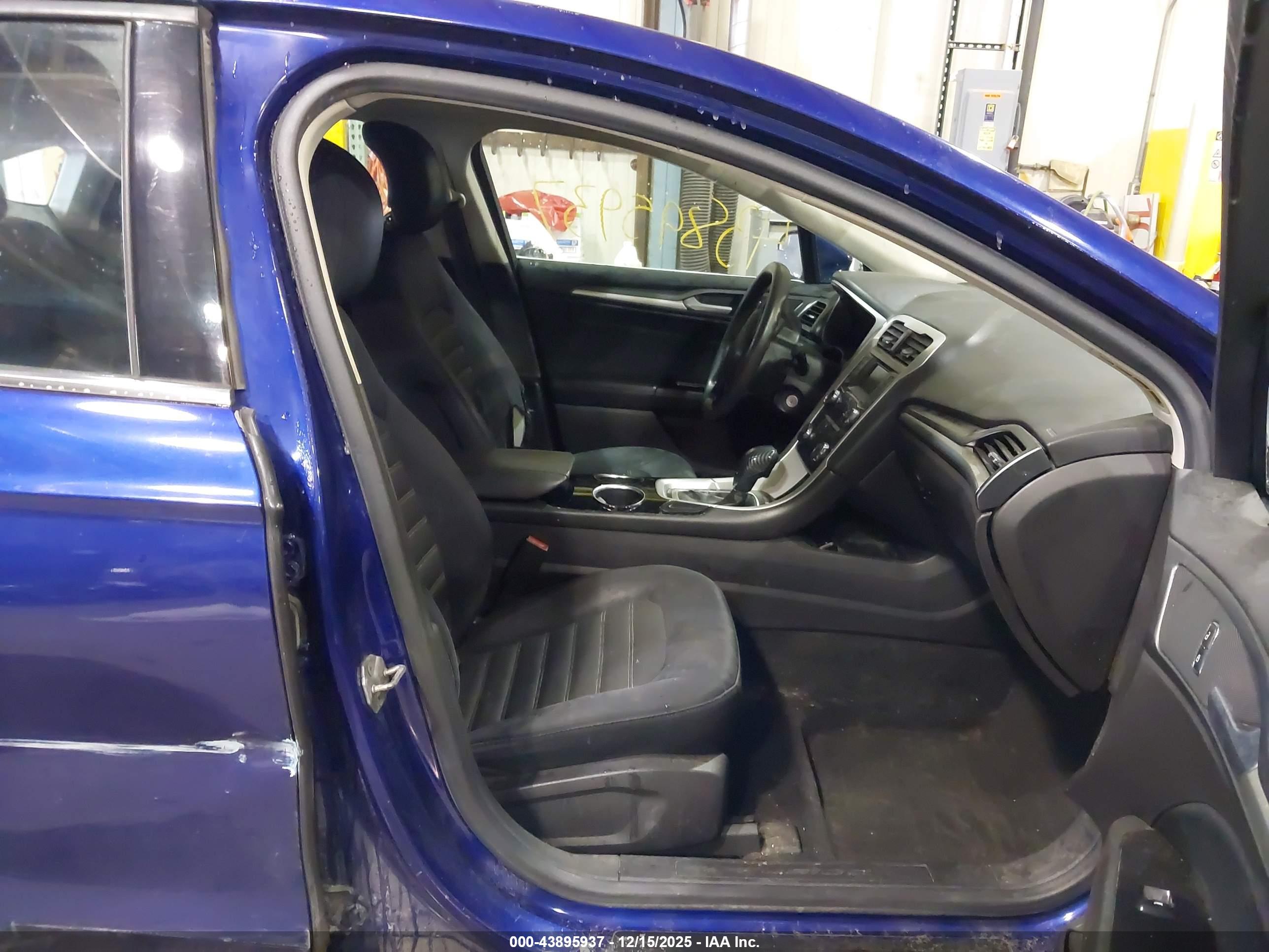 FORD FUSION image 5