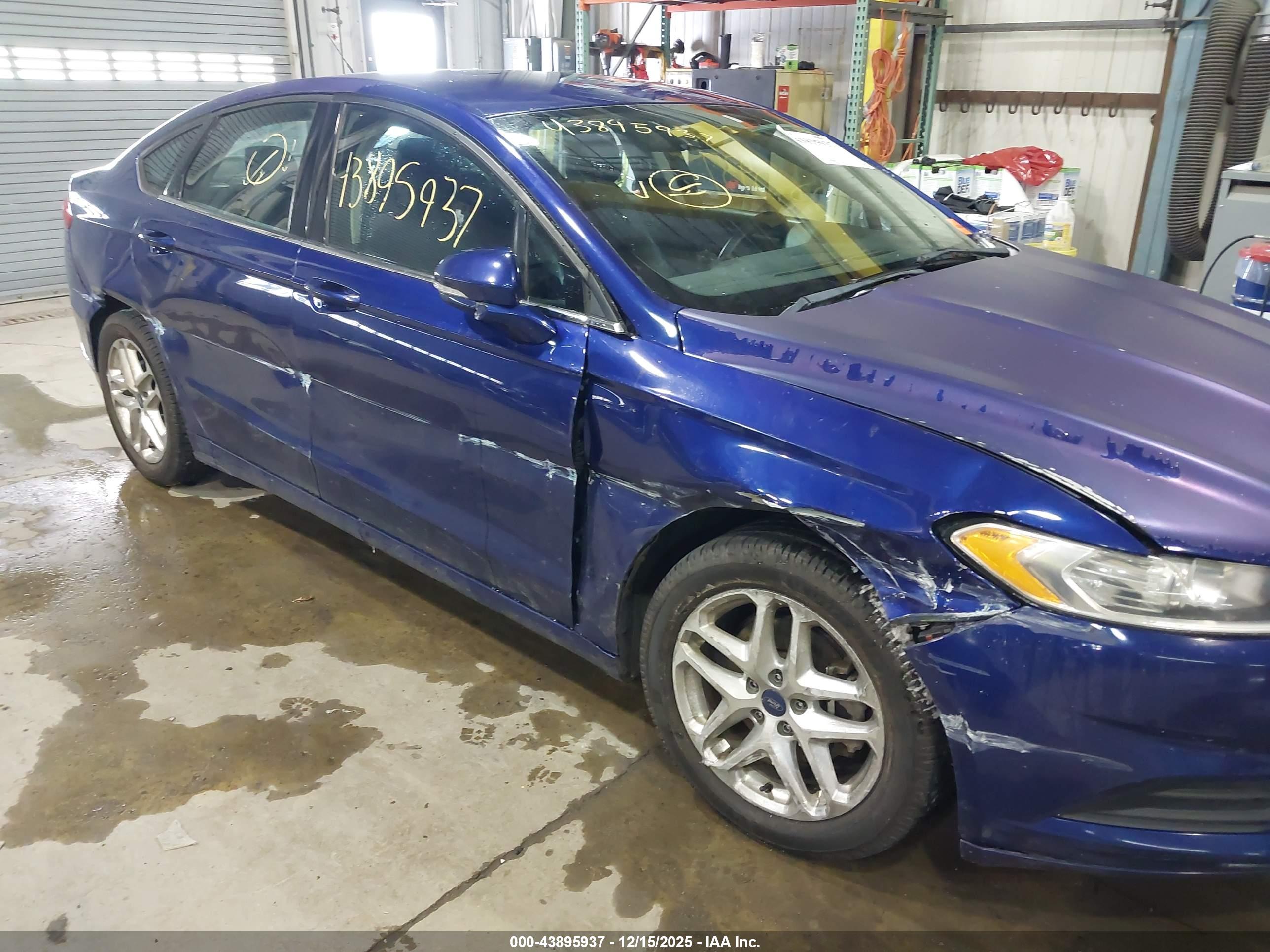 FORD FUSION image 6