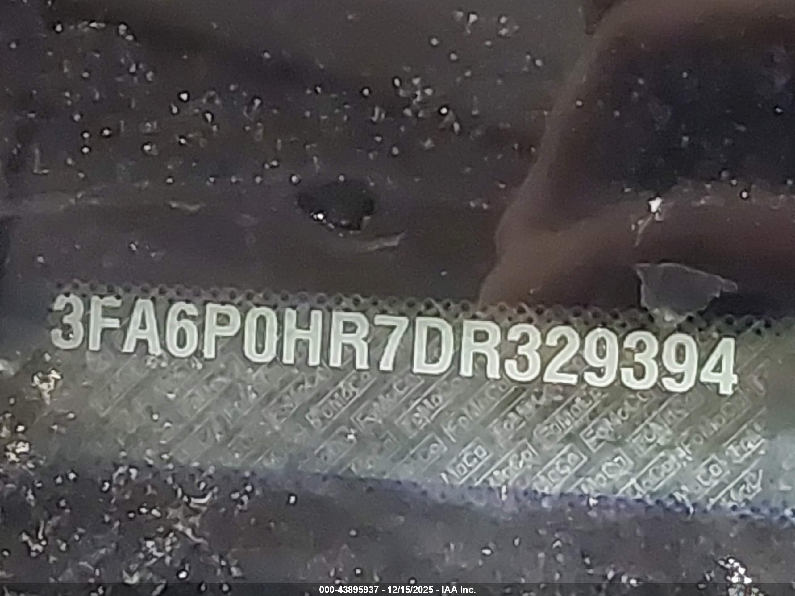 FORD FUSION image 9