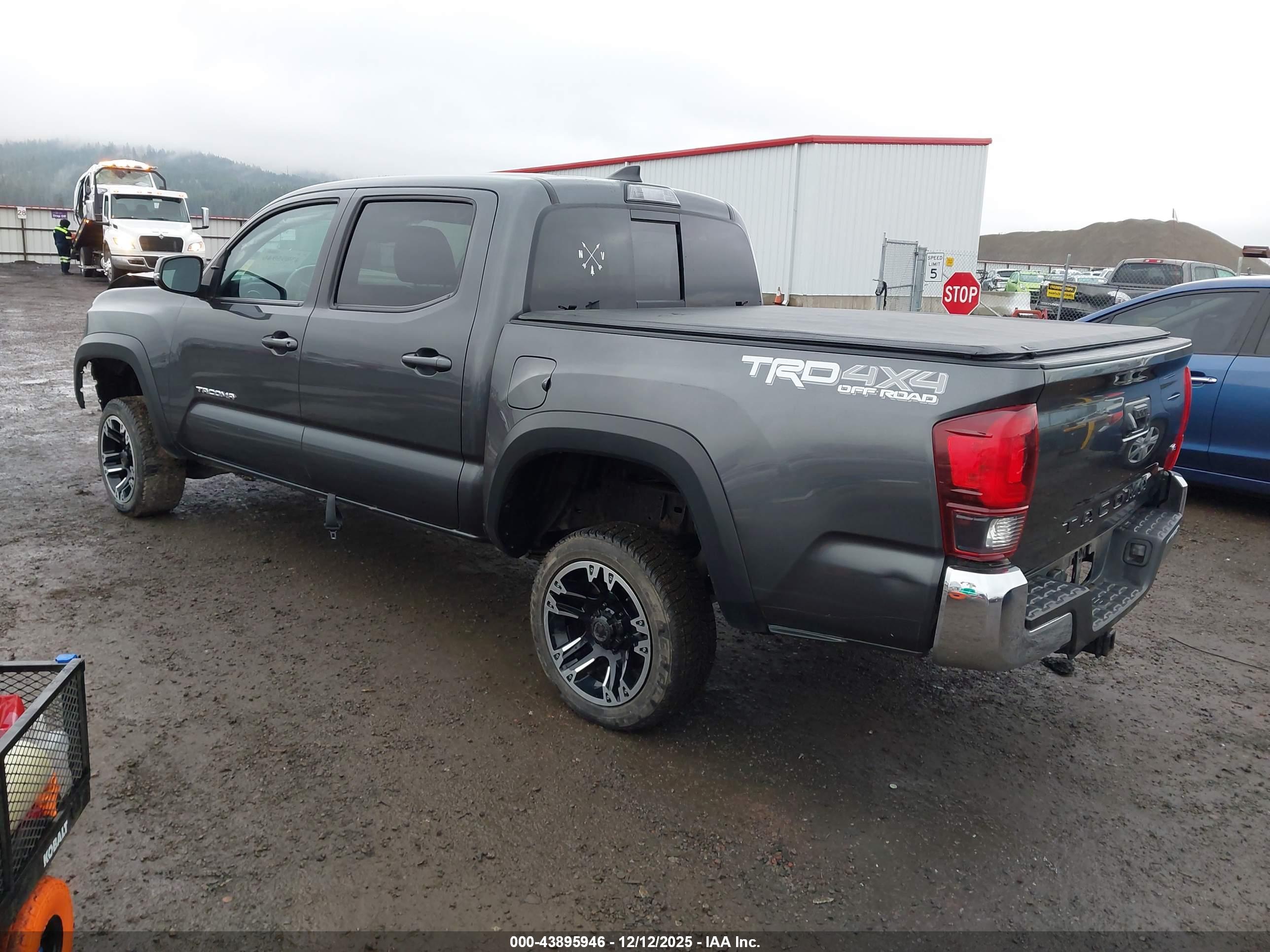 TOYOTA TACOMA image 3