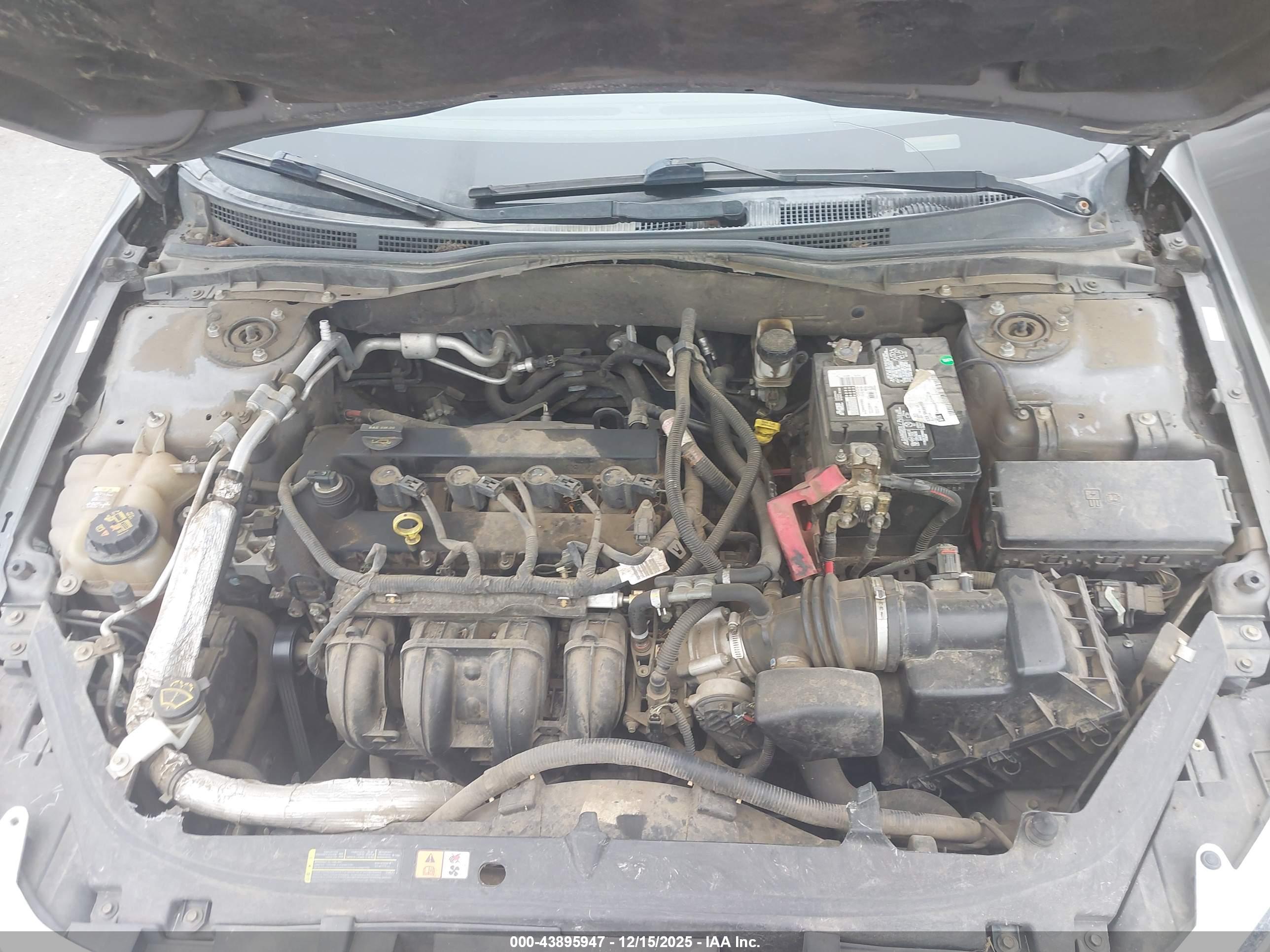 FORD FUSION image 10