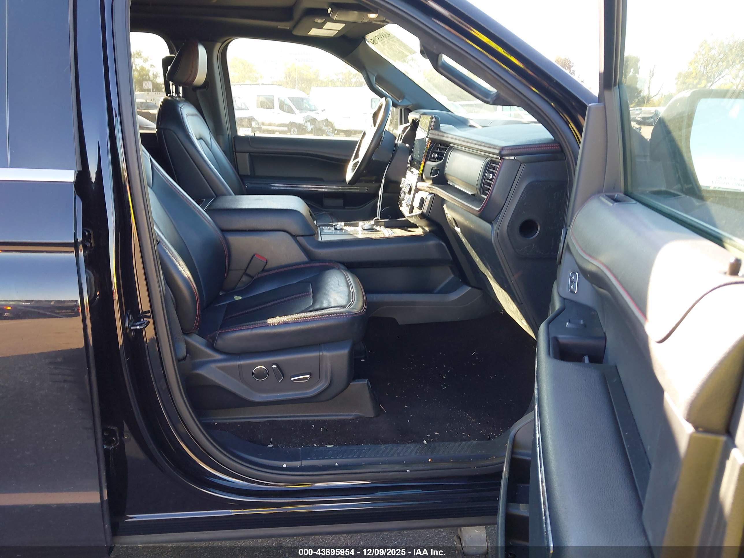FORD EXPEDITION image 5