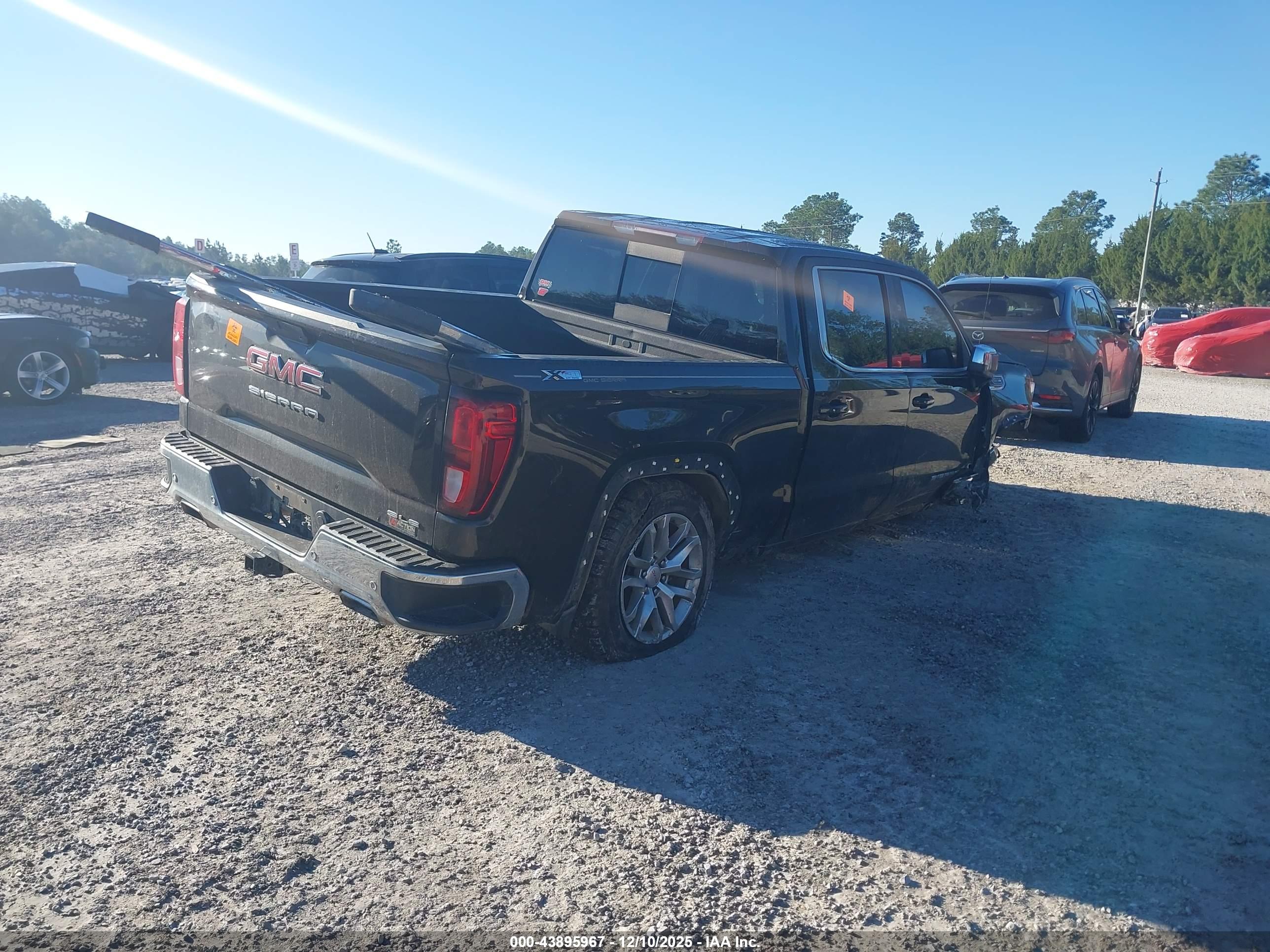 GMC SIERRA image 4
