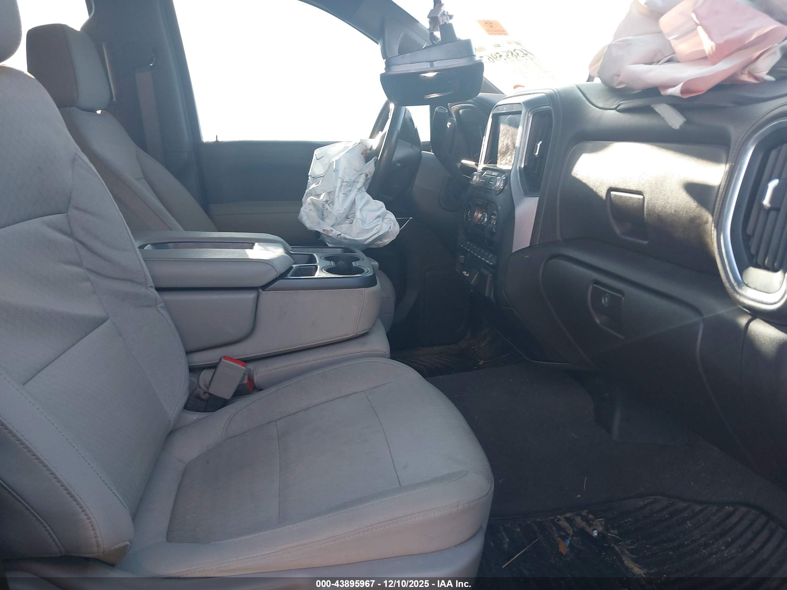 GMC SIERRA image 5