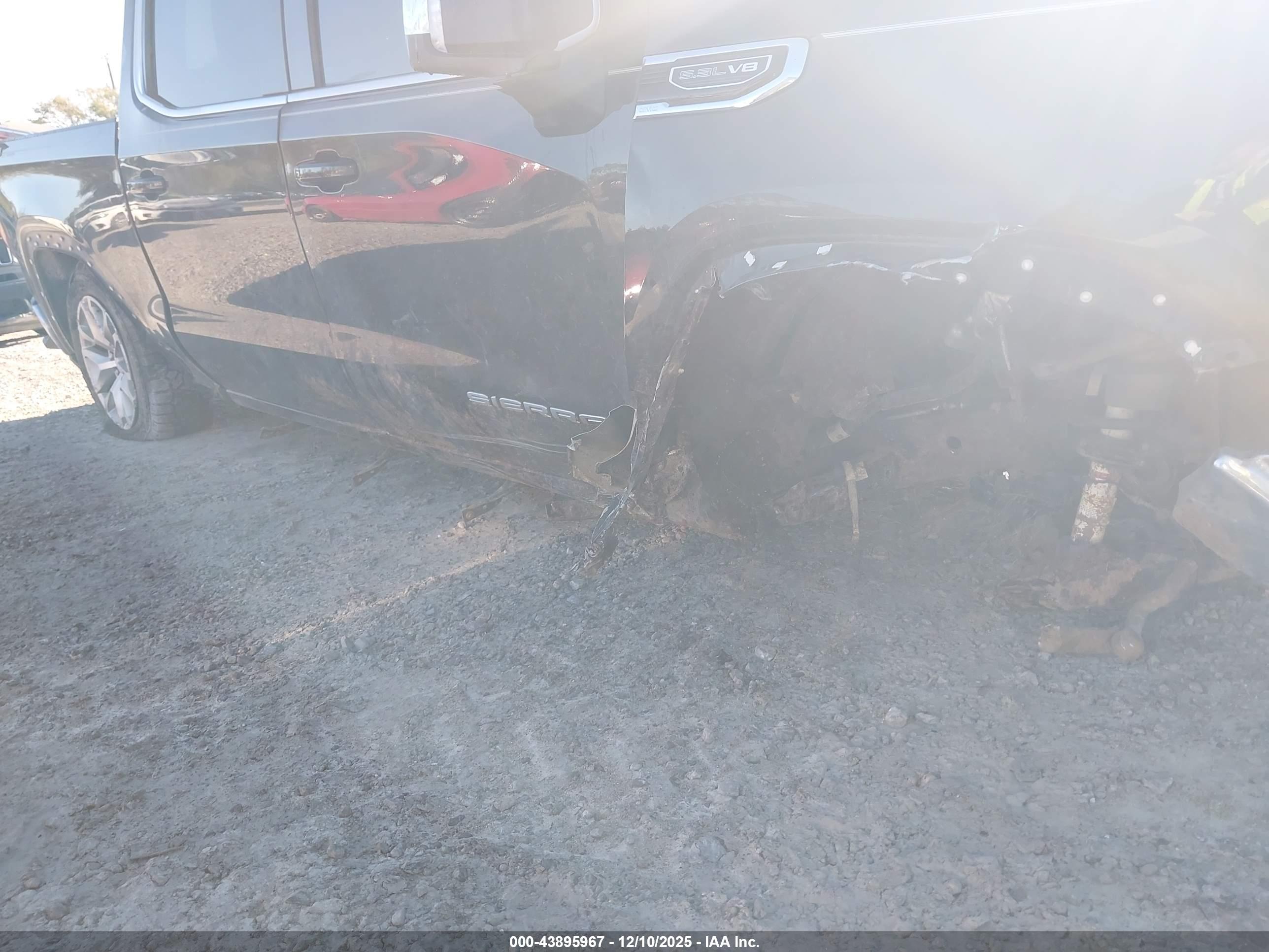 GMC SIERRA image 6