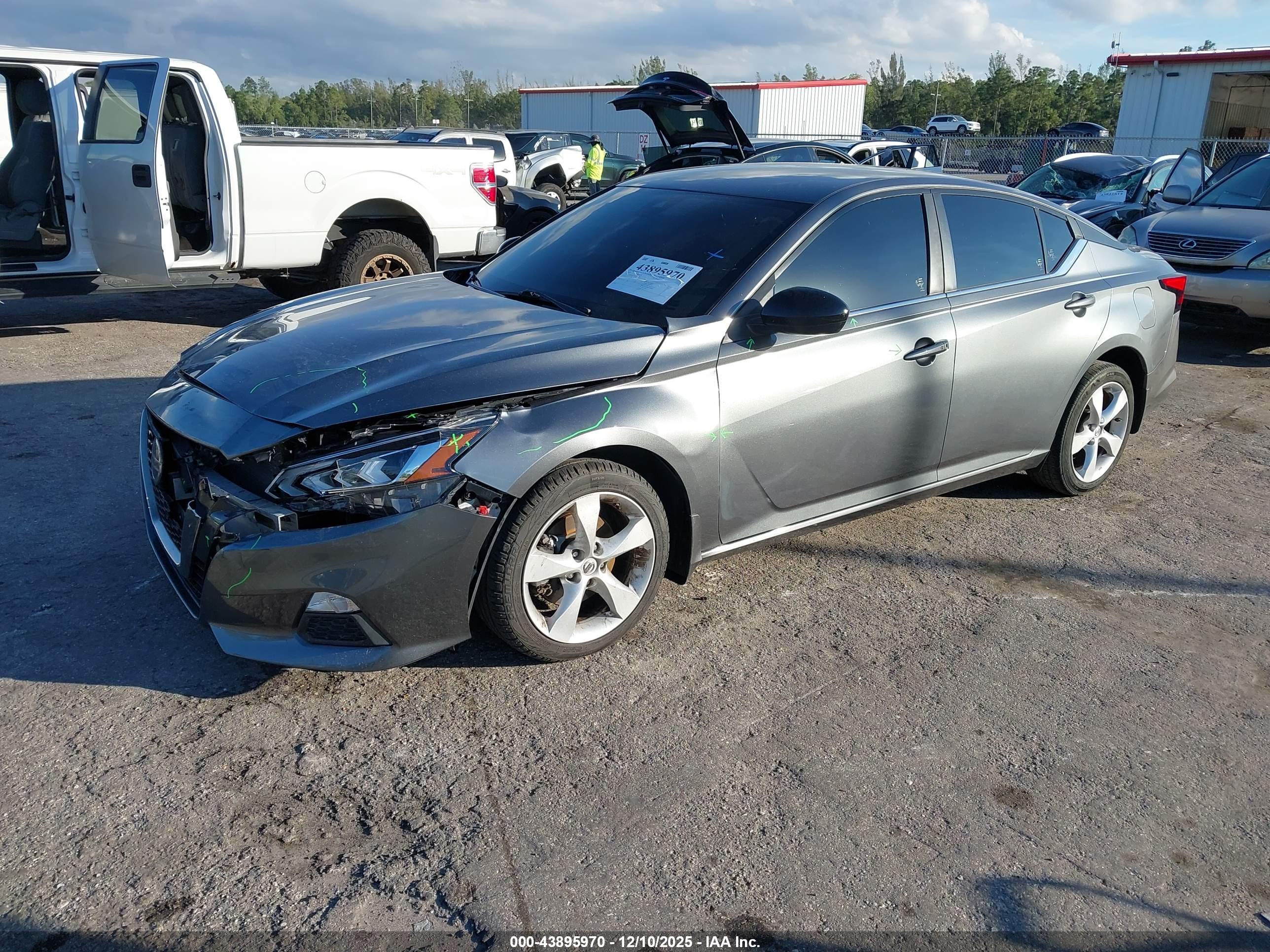 NISSAN ALTIMA image 2