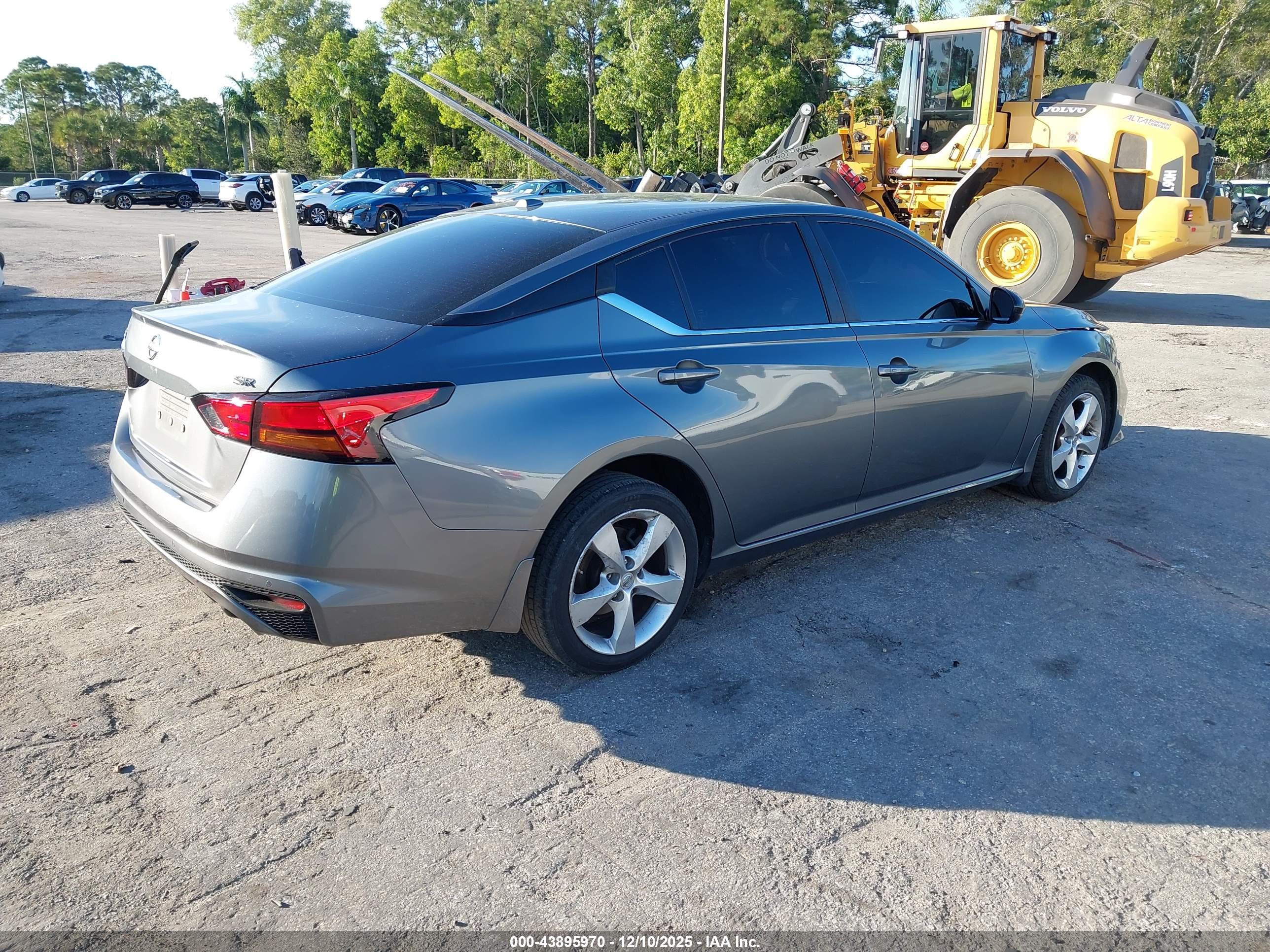 NISSAN ALTIMA image 4