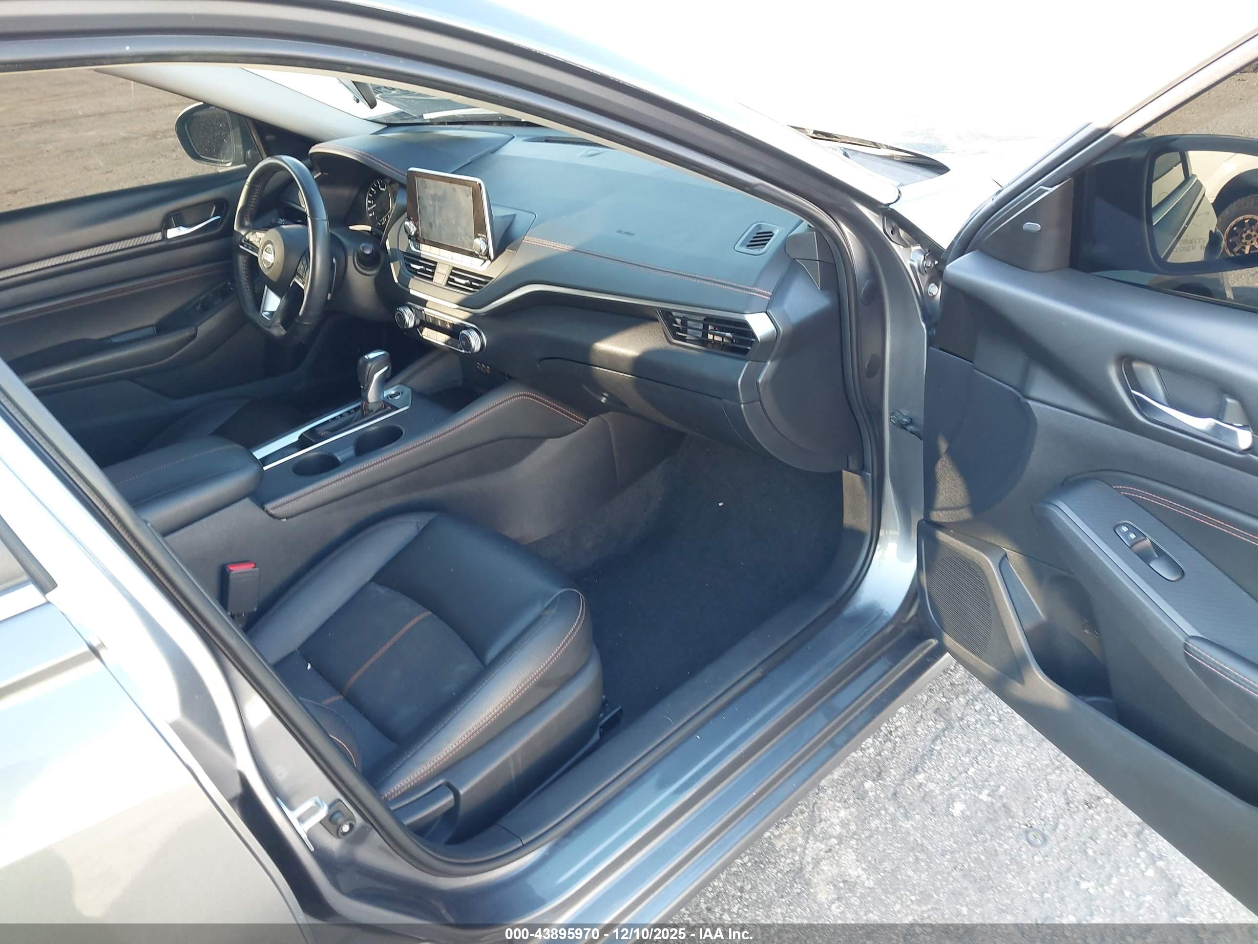 NISSAN ALTIMA image 5