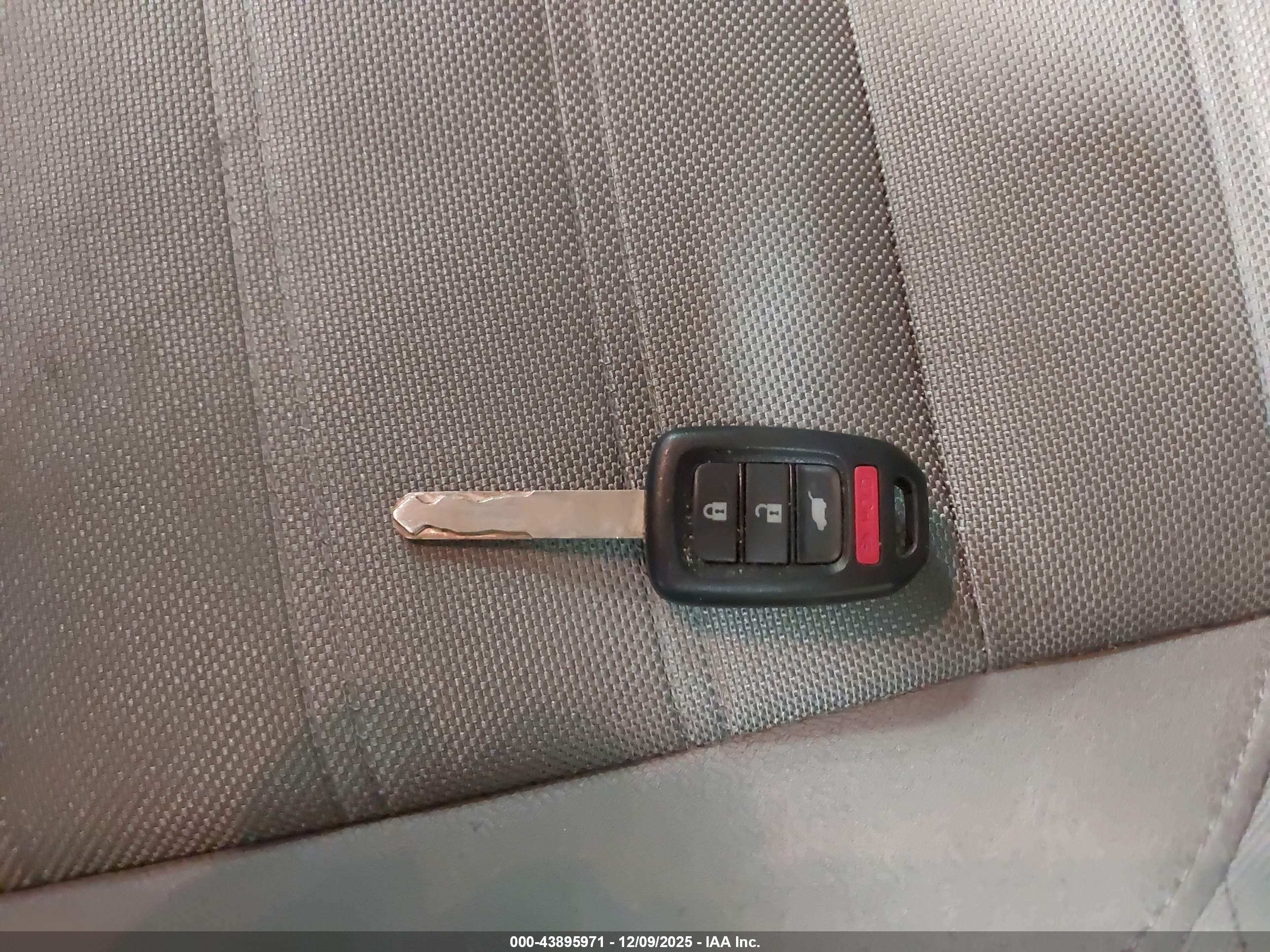 HONDA CR-V image 11
