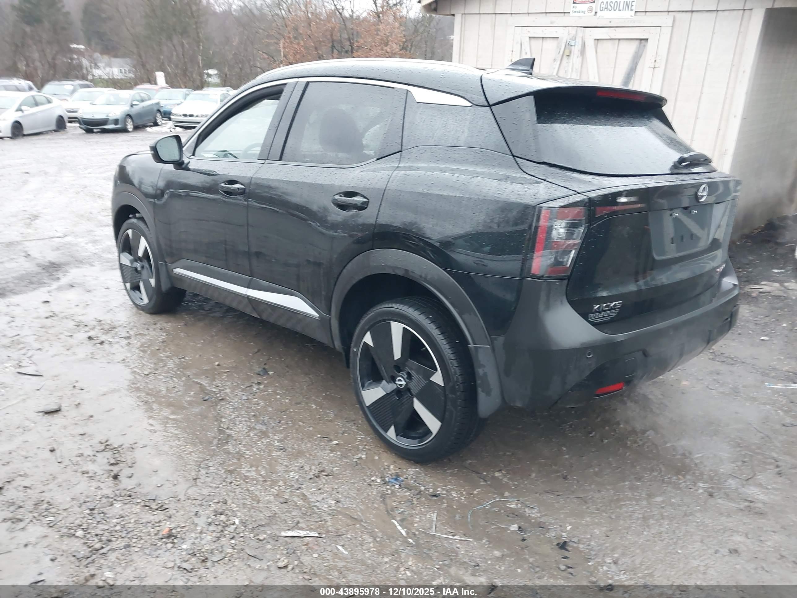 NISSAN KICKS image 3