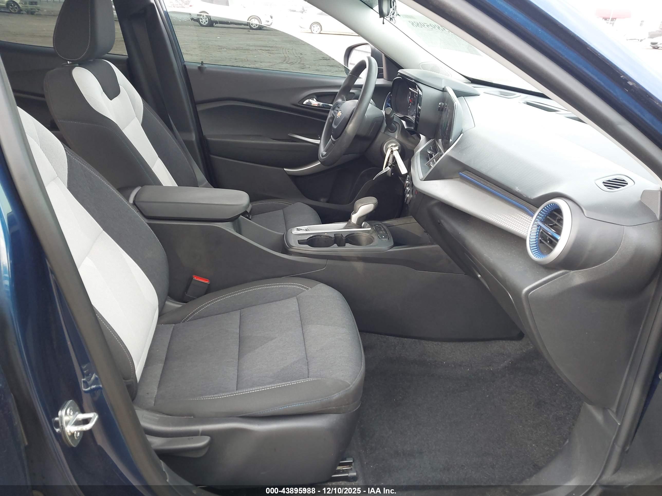 CHEVROLET TRAX image 5