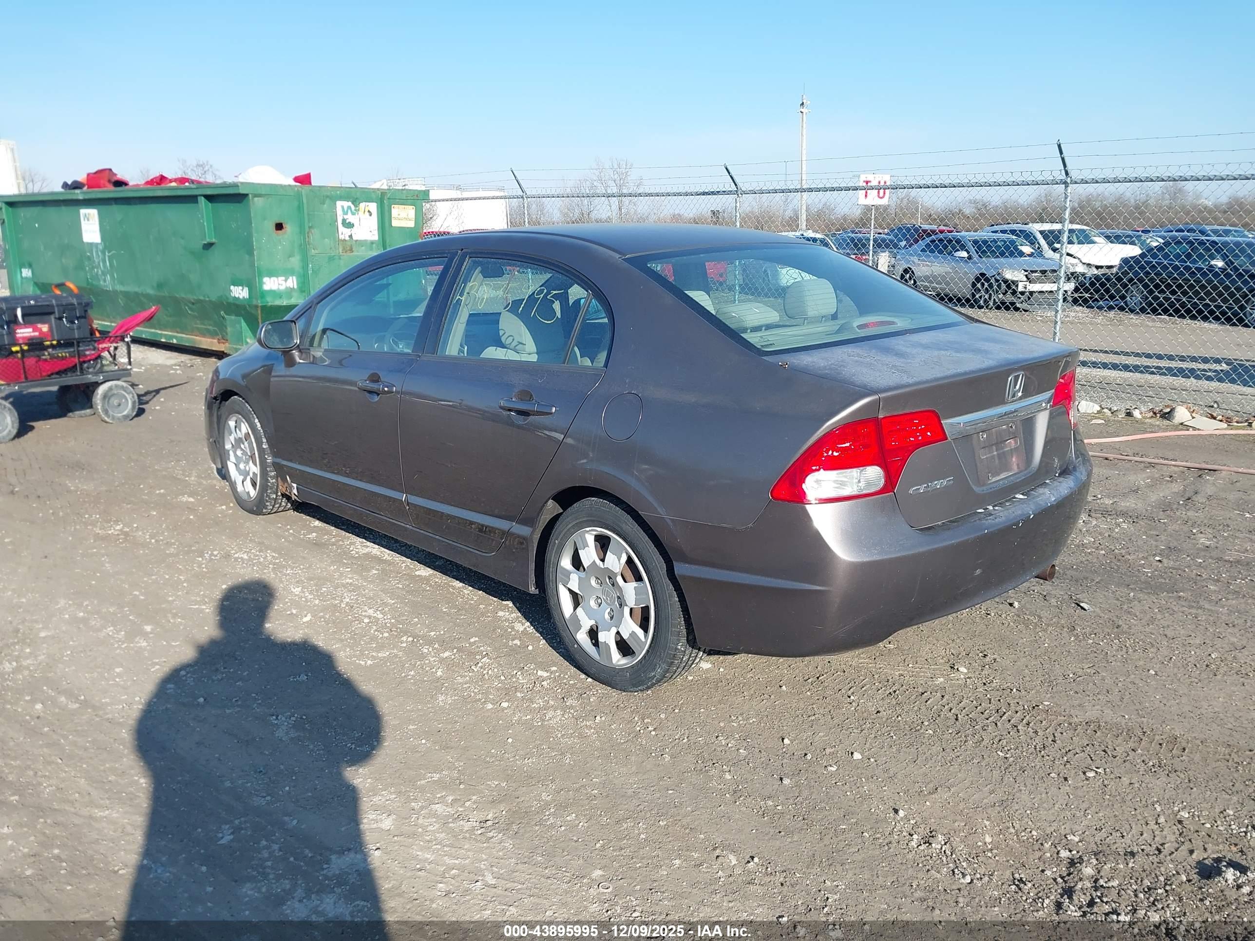 HONDA CIVIC image 3