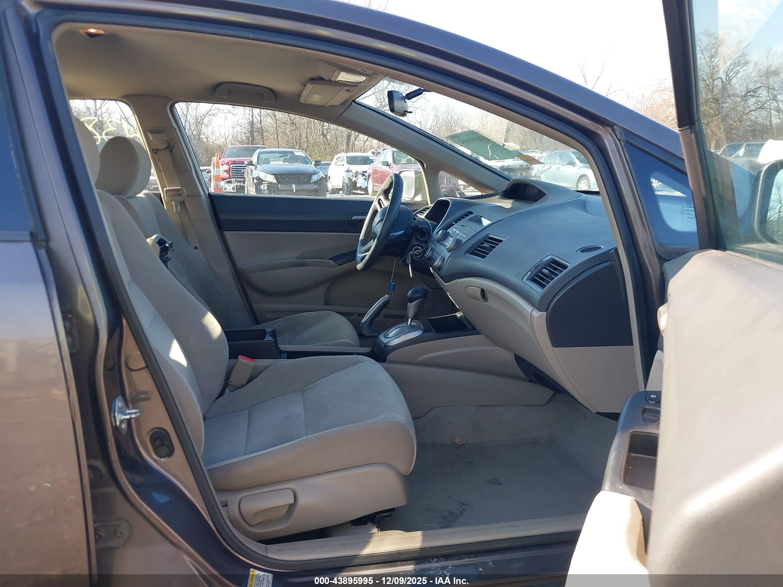 HONDA CIVIC image 5