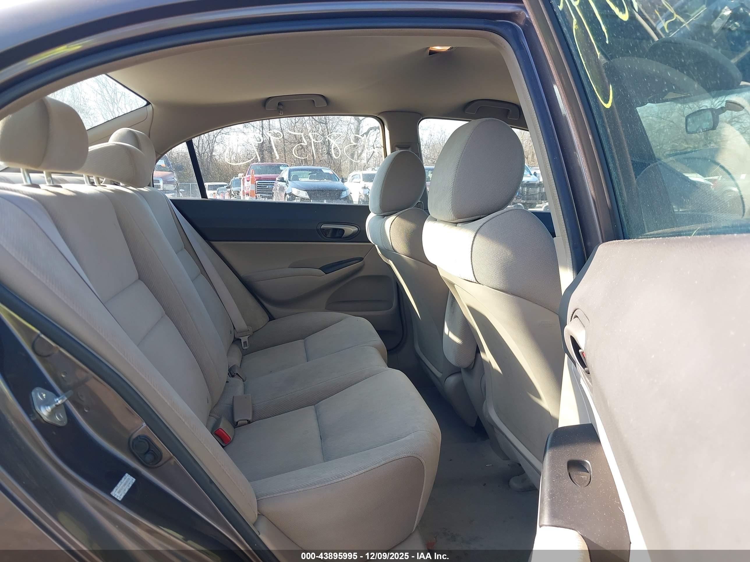 HONDA CIVIC image 8