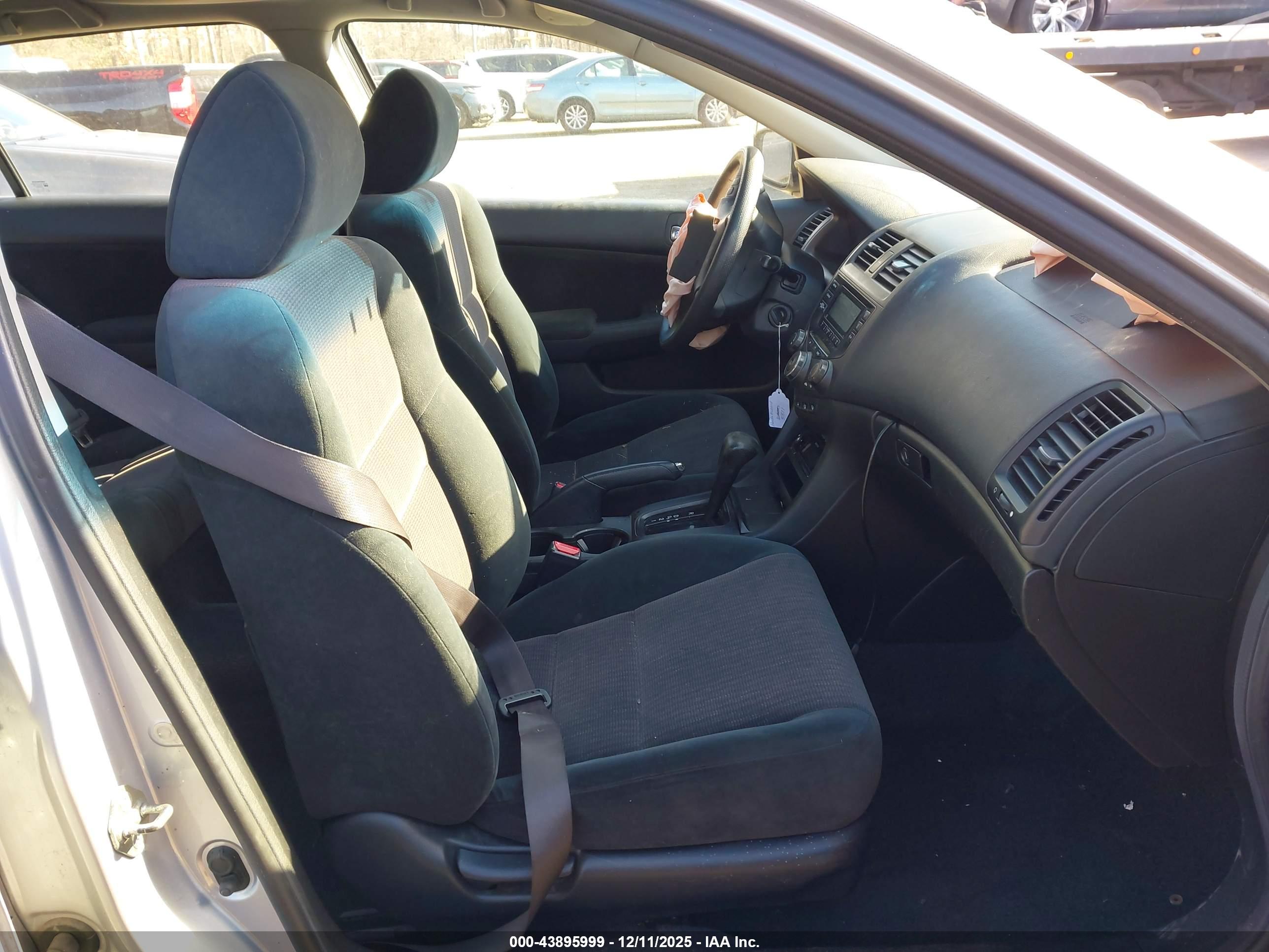 HONDA ACCORD image 5
