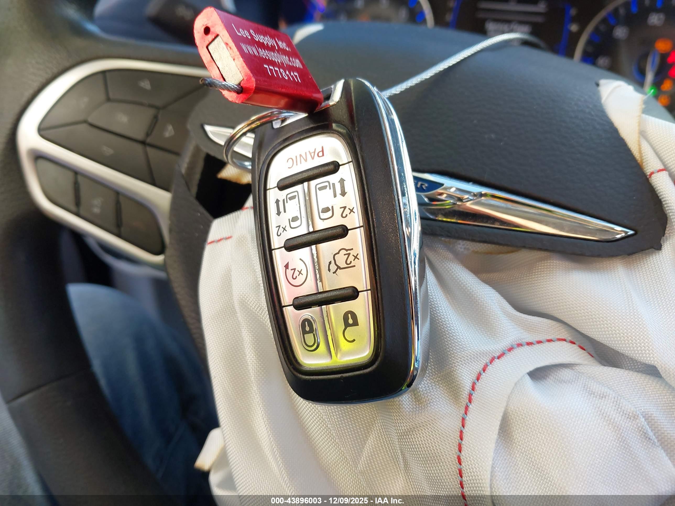 CHRYSLER PACIFICA image 11