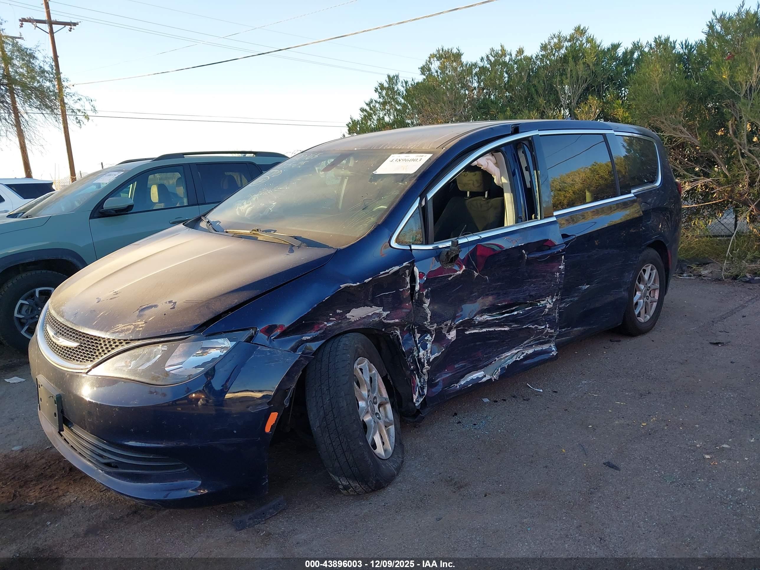 CHRYSLER PACIFICA image 6