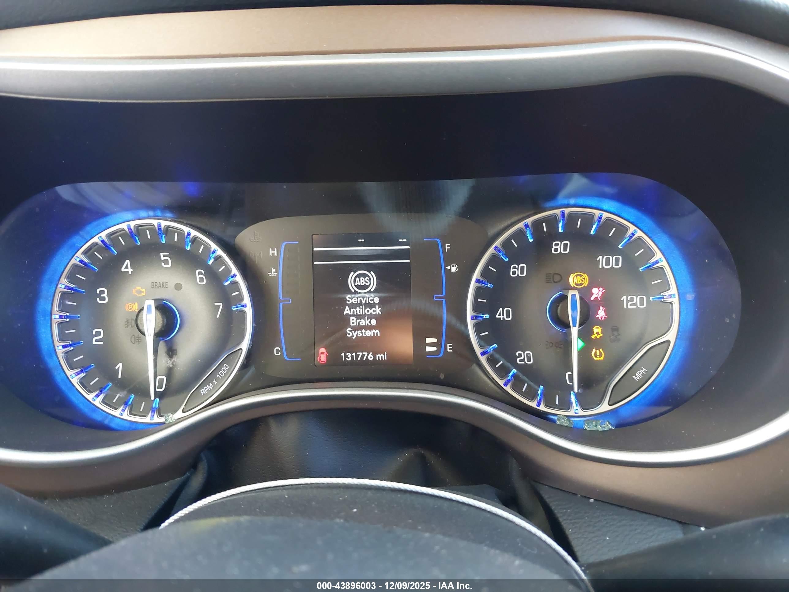 CHRYSLER PACIFICA image 7