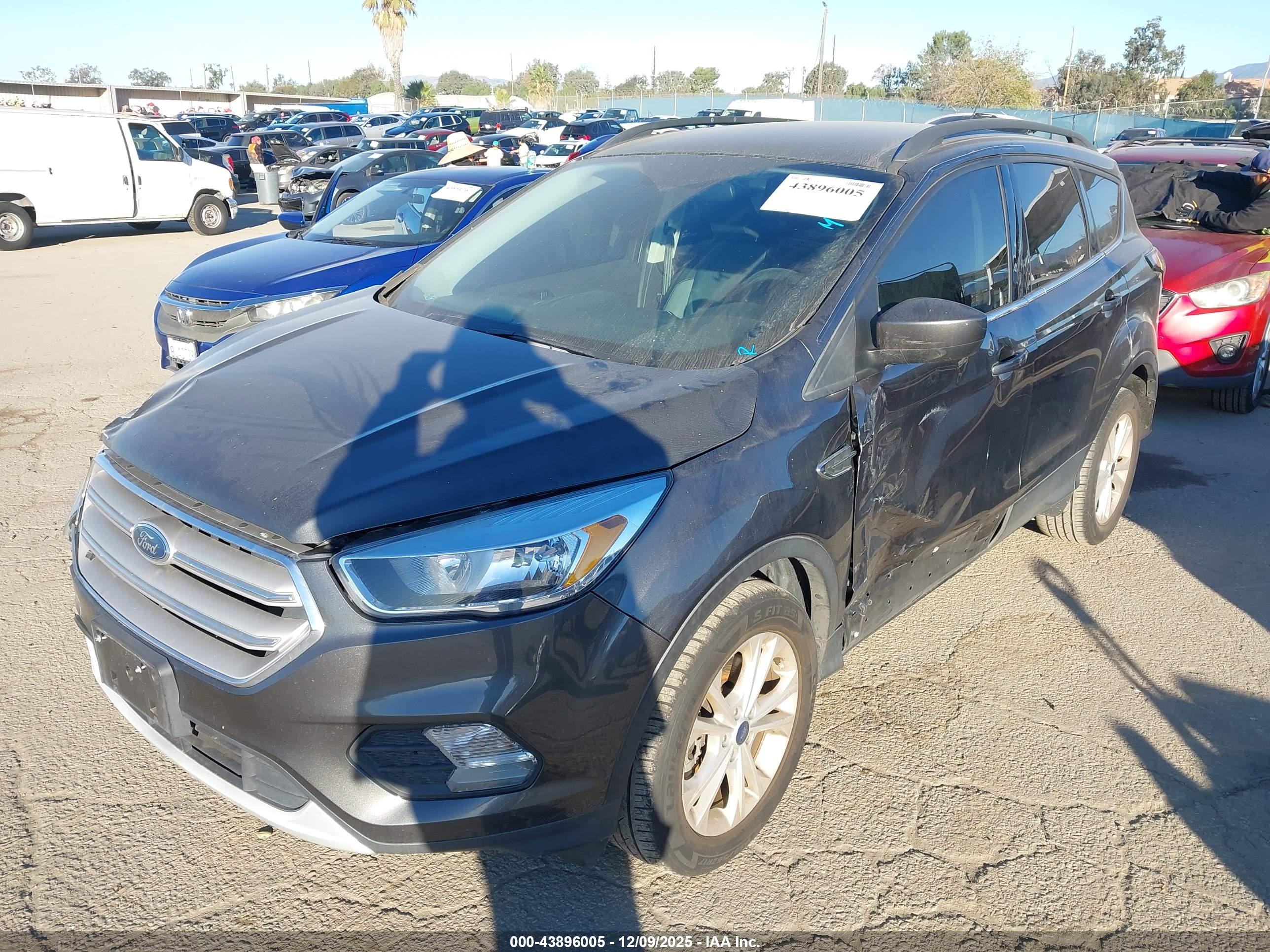 FORD ESCAPE image 2