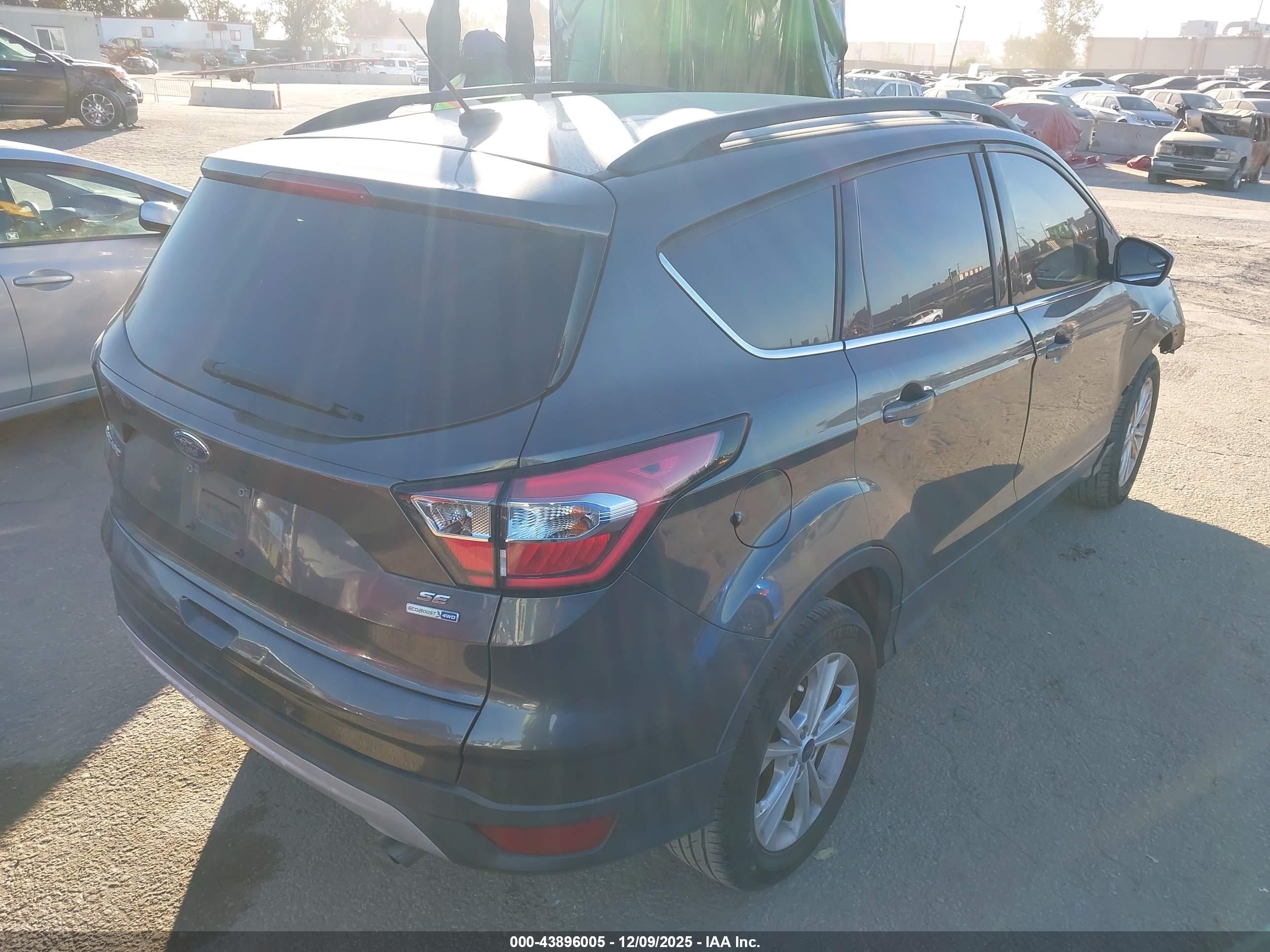 FORD ESCAPE image 4