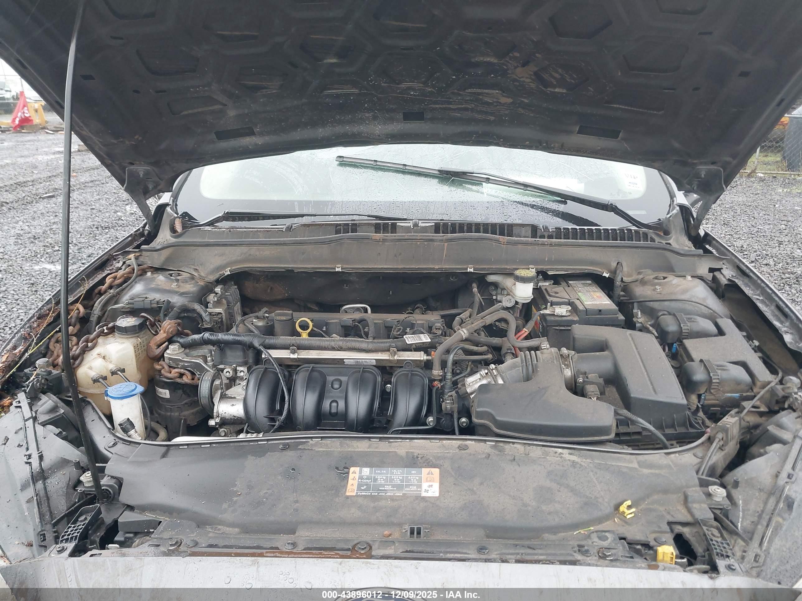 FORD FUSION image 10